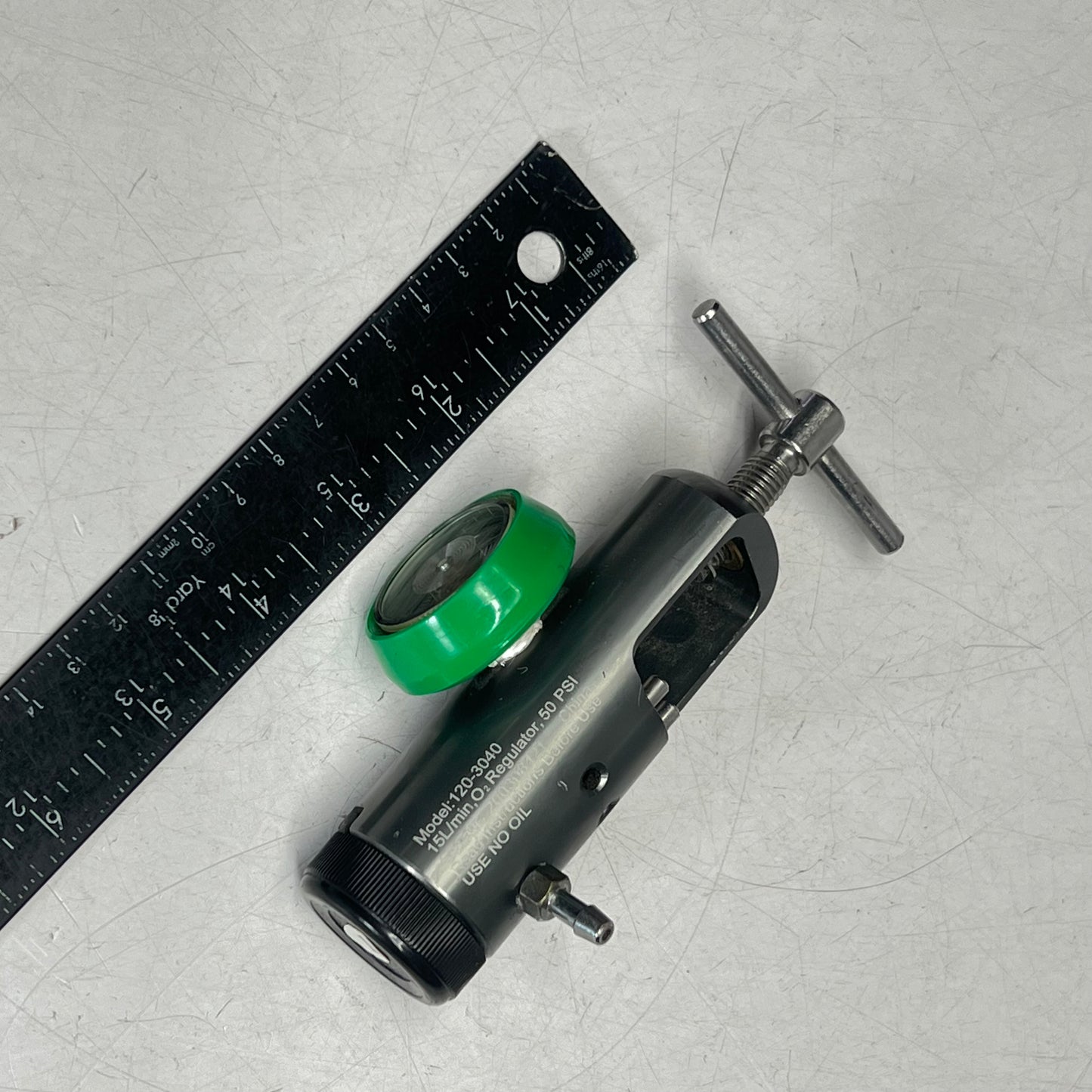 RESPONSIVE RESPIRATORY INC Regulator W/ Barb  15 LPM CGA 870 120-3040 (Used)