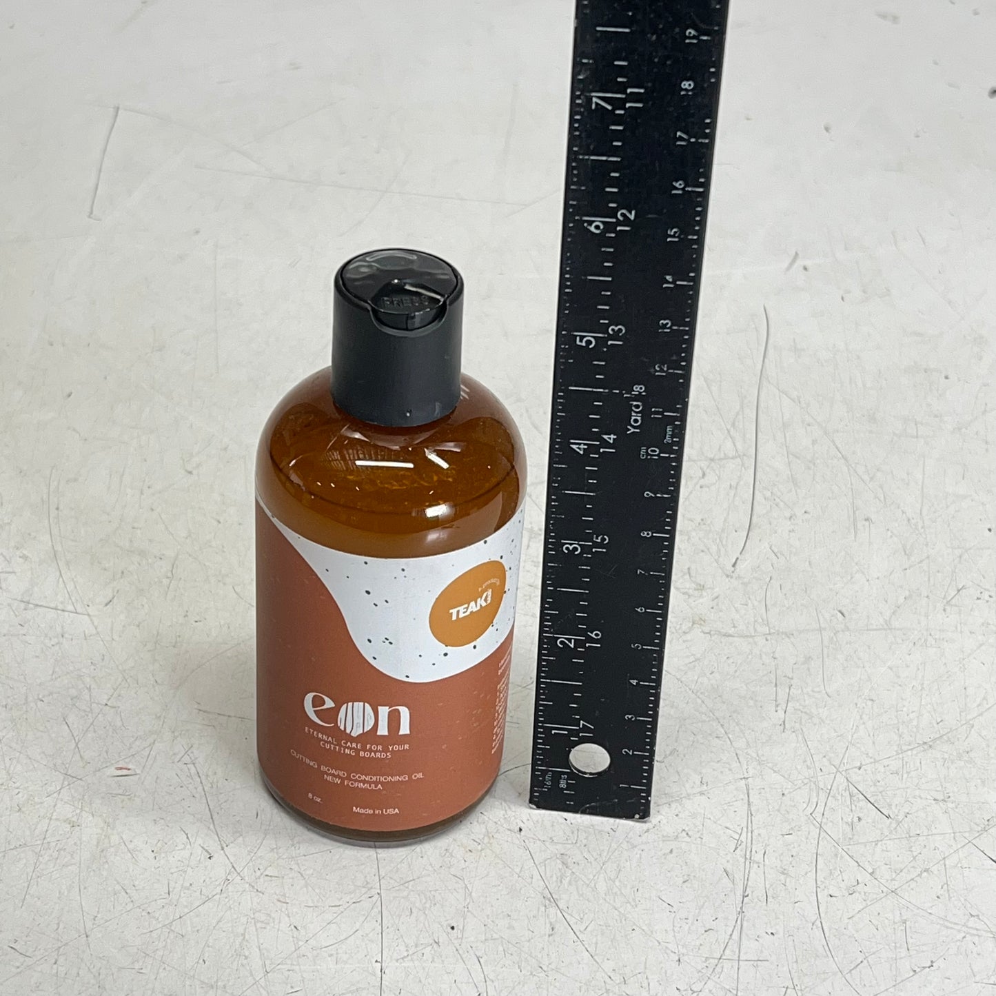 TEAK HAUS  Eon Cutting Board Conditioner Seal & Protect Monthly Use 8oz Brown