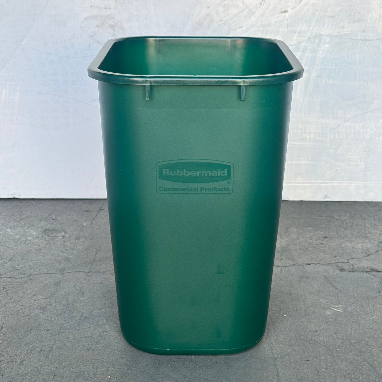 RUBBERMAID Lot of 12 Medium Soft Waste Basket Green 28-1/8 QT