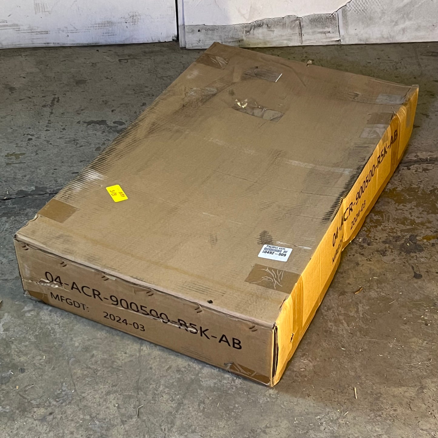 Window Blind Caravan & Black Tinted Flat Sz 21"H x 36"L 04-ACR-900500-R5K-AB