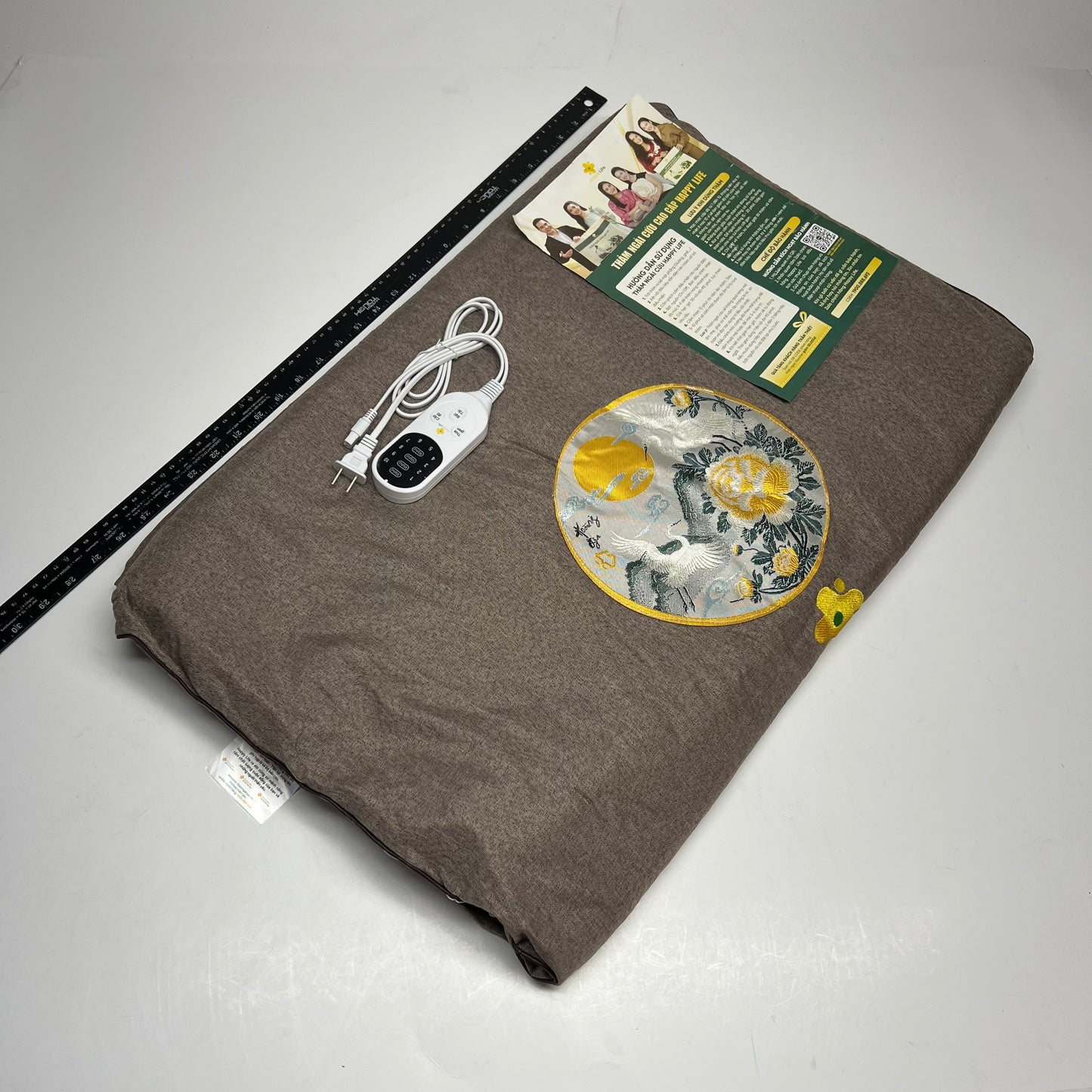 HAPPY LIFE Premium Mugwort Heated Therapy Mat Electric Heating Mat 67"x27" Brown