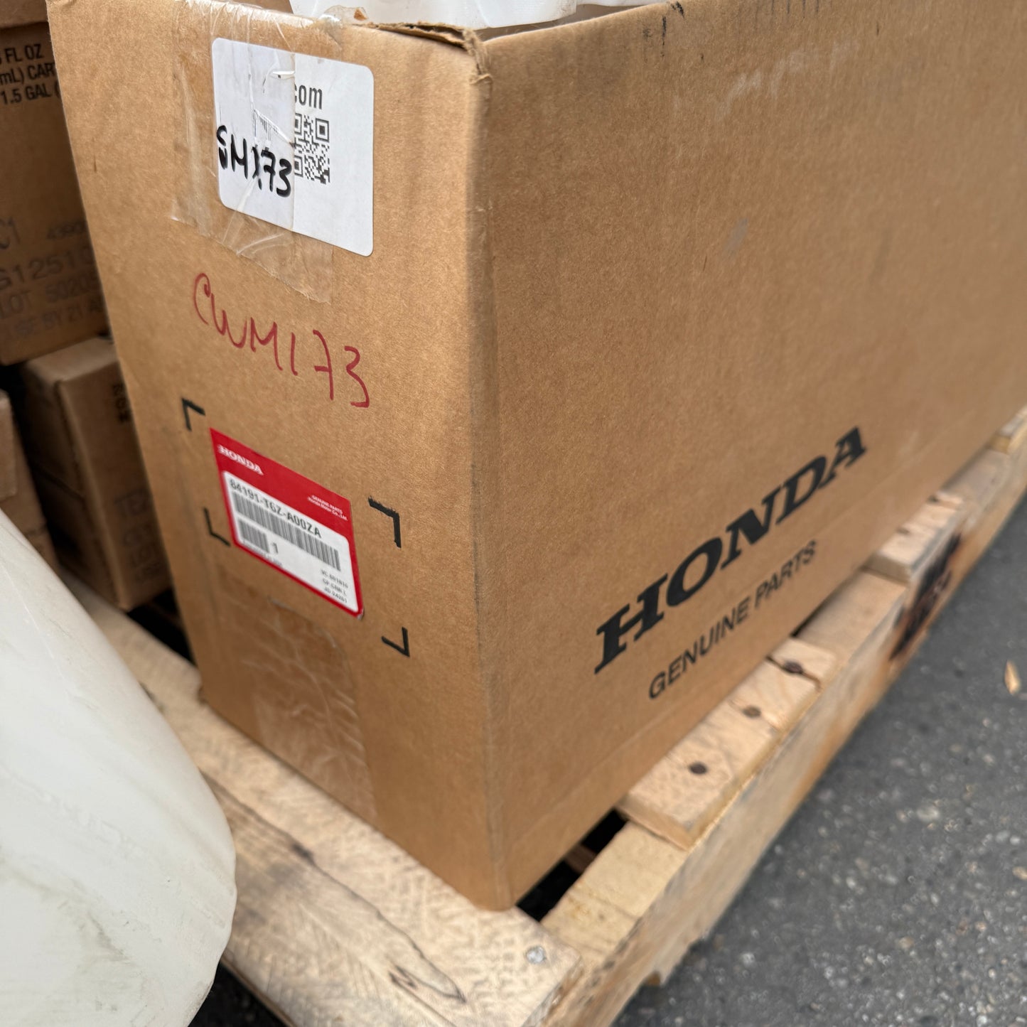 ZA@ Pallet of Large Fabric Roll, Dental Tips, Jug, USB Cables, Peanut Butter,TAKIS, & BOOST (all past Date) (AS-IS)