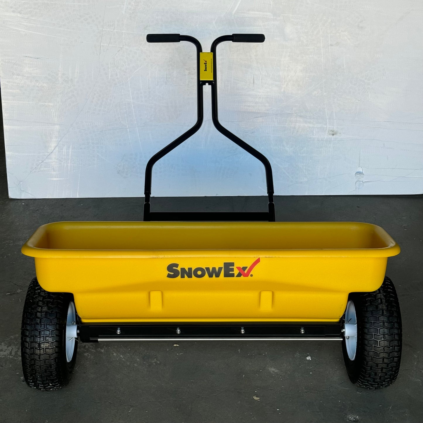 SNOWEX Walk-Behind Drop Spreader SD-95 52”Hx39 1/2”Lx13”W Yellow and Black