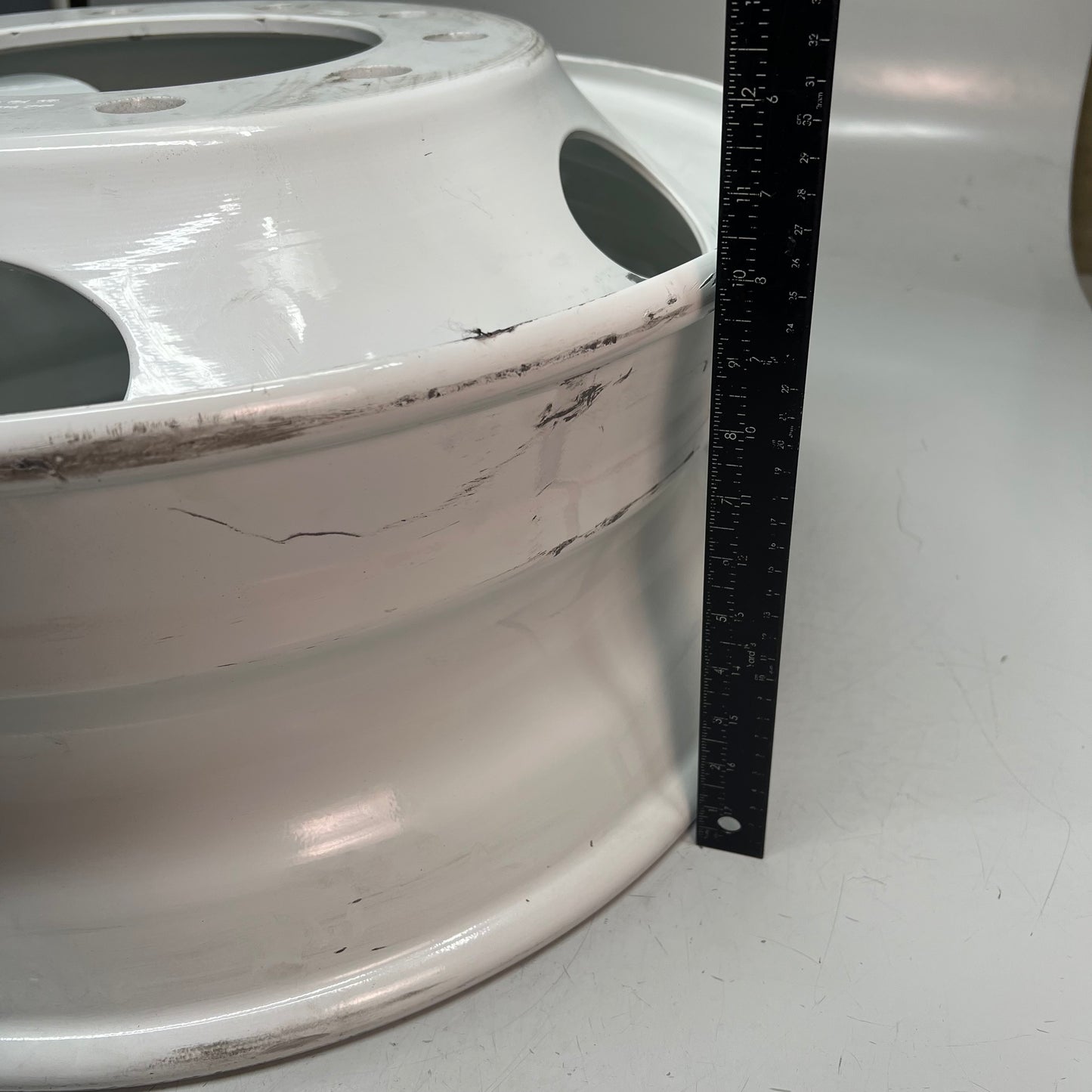 ACCURIDE Accu-Lite Commercial Vehicle Steel Wheel Max 7400lbs 125PSI White 51487