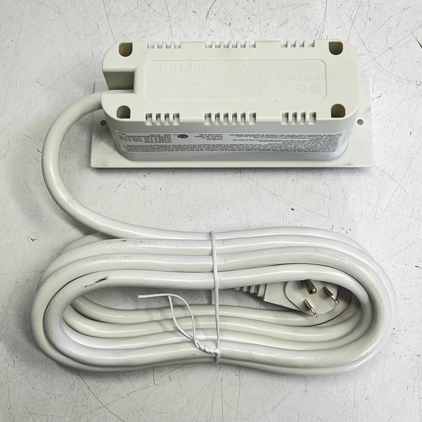DEKKO Furnlite Recessed Power 2 Outlet w/ USB-A & USB-C 10’ Cord White FC-760