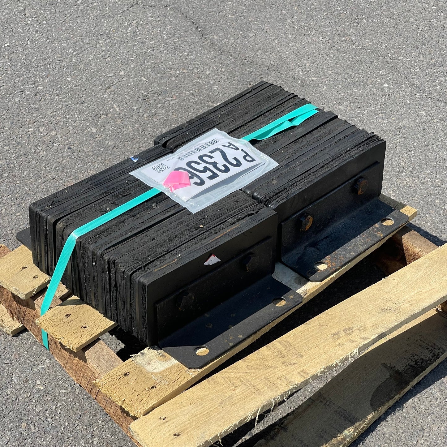 ZA@ UNBRANDED Laminated Rubber Dock Bumpers and Steel Strips for Spot Welding (AS-IS)