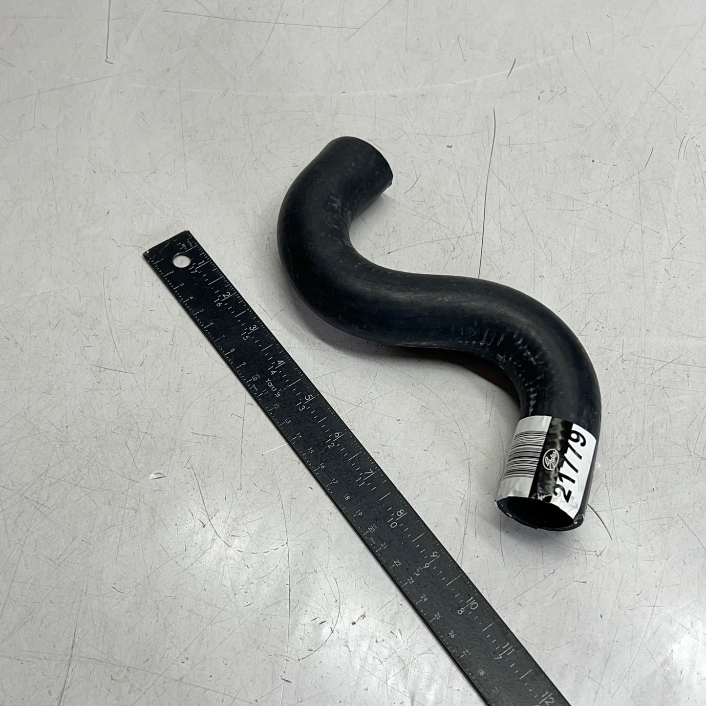 GATES Coolant Hose For Ford, Subaru & Toyota 11-11/16" Centerline Length 21779