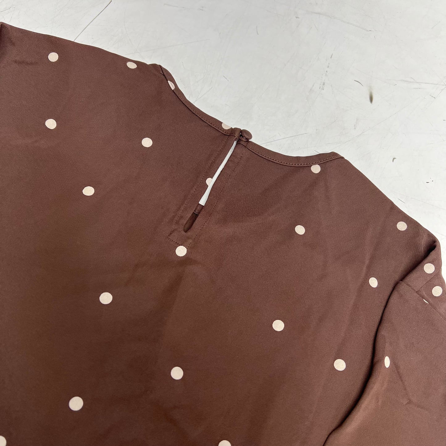 RW & CO Long-sleeve Top Shirred Crew Neckline Women's Sz M Brown/Pearl Ivory