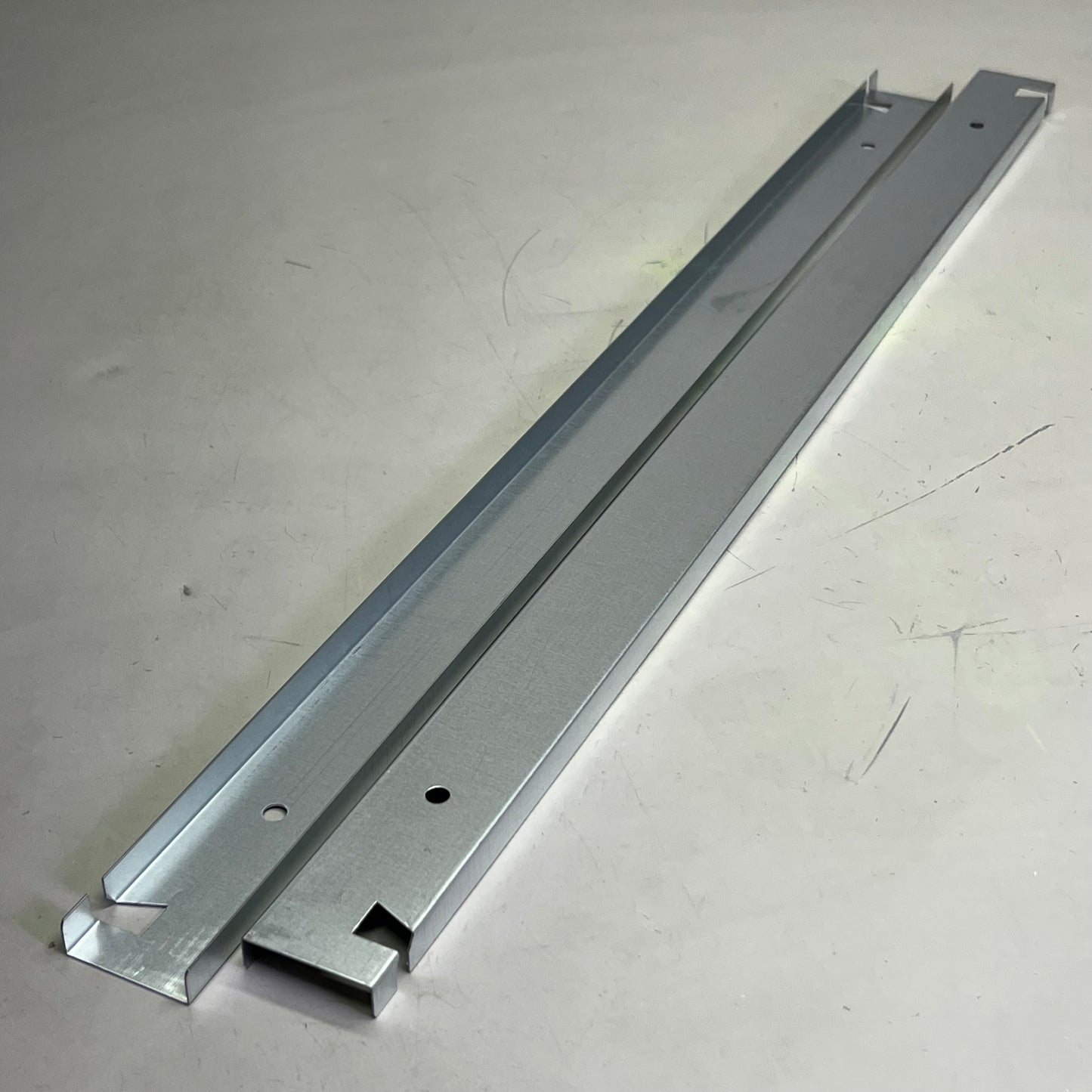 (6 Pcs) Steel Raceway I100 Sz 25" L x 1" W, Grey