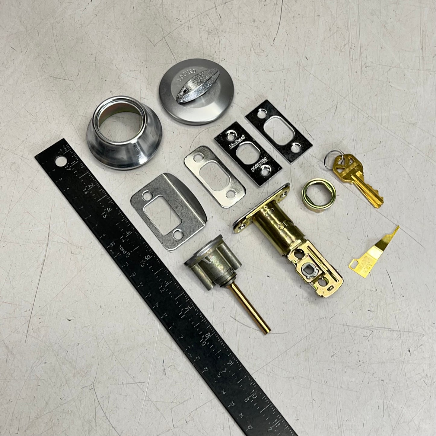 KWIKSET Single Cylinder Deadbolt W/ Smart Key Security Satin Chrome 96600-870