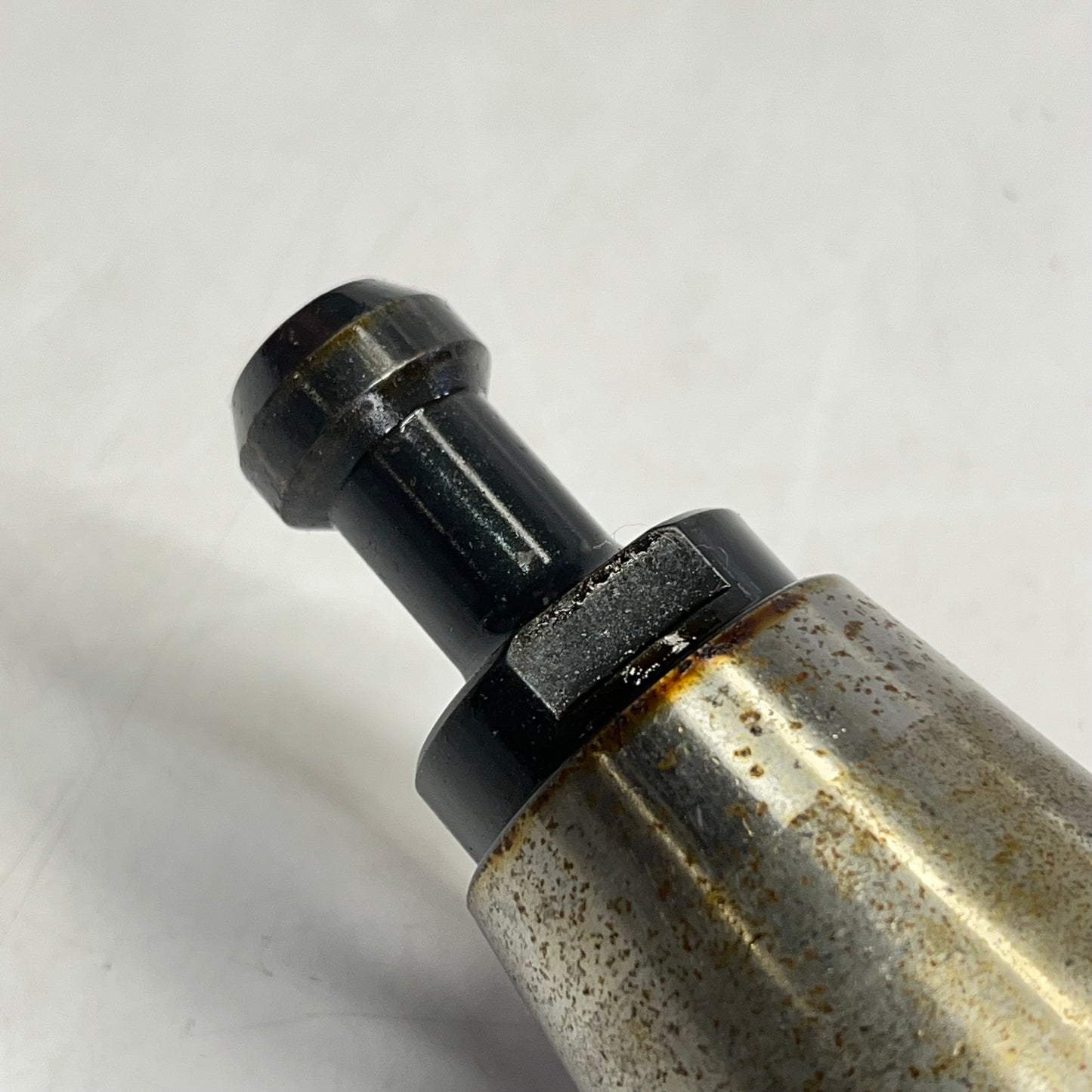 Taper Shank Tool Holder & Pull Stud For CNC Milling Machine  ~1" Hole Dia (Used)