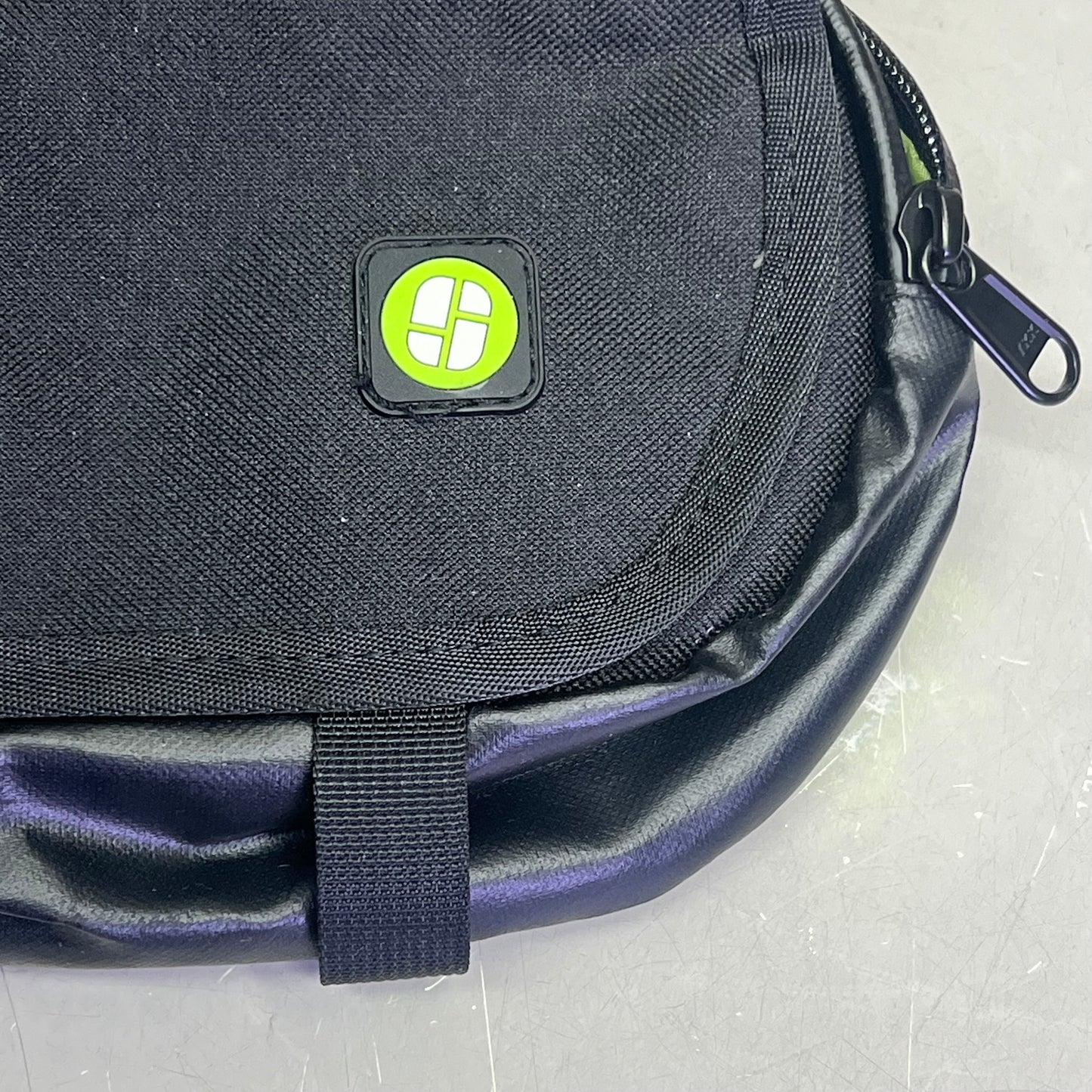 STASH LOGIX Durango Combo Lock Smell Proof Fanny Pack  9" Bag 50" Sling Black