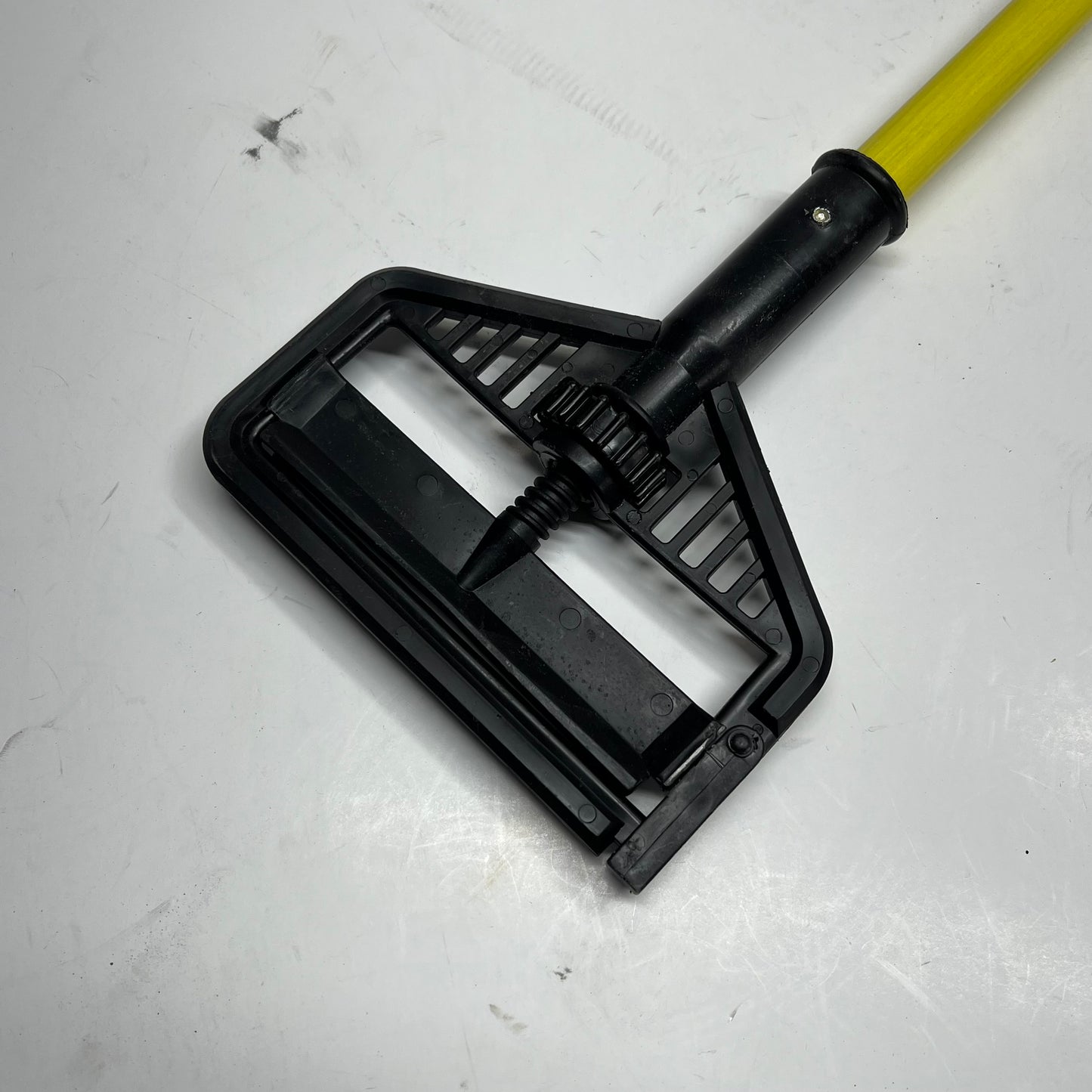 ZA@ SSS TRIPLE S (2 PACK) Performer Fiberglass Wet Mop Handle 1"x60" Black/Yellow 37970