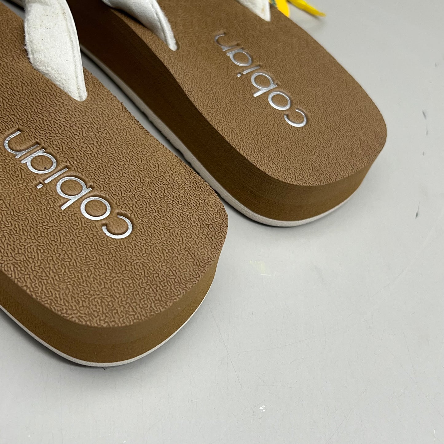 COBIAN Skinny Bounce Comfortable Synthetic Strap Women's Sz 10 White SKI25-110-10