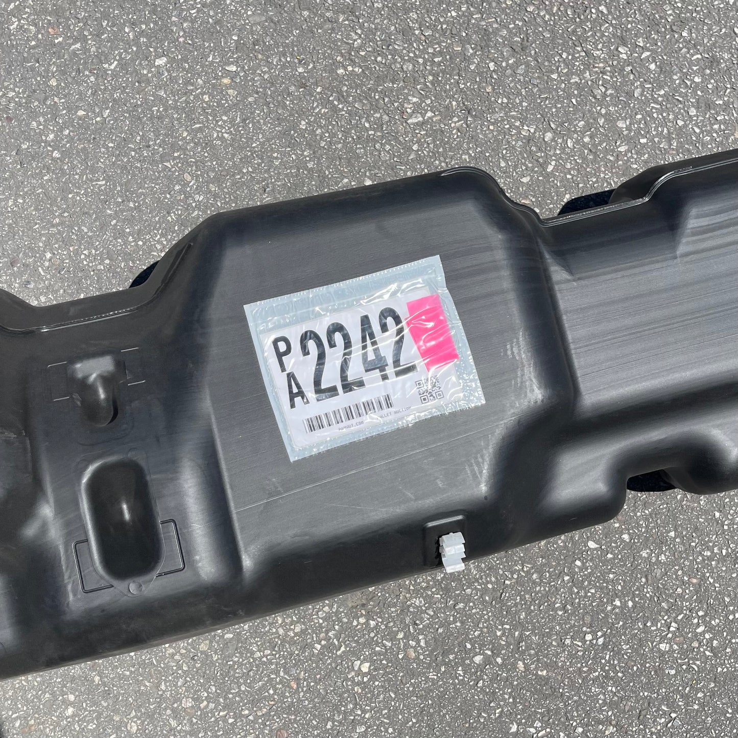 ZA@ Pallet of MOPAR Fuel Tank for Dodge Pickup (AS-IS)