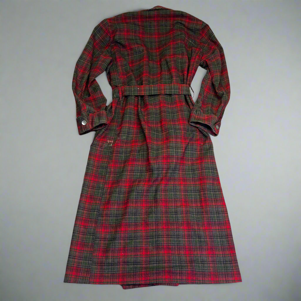 PENDLETON WOOLEN MILLS 100% Virgin Wool Rob  Men's Sz M Plaid Red/Green (Used)