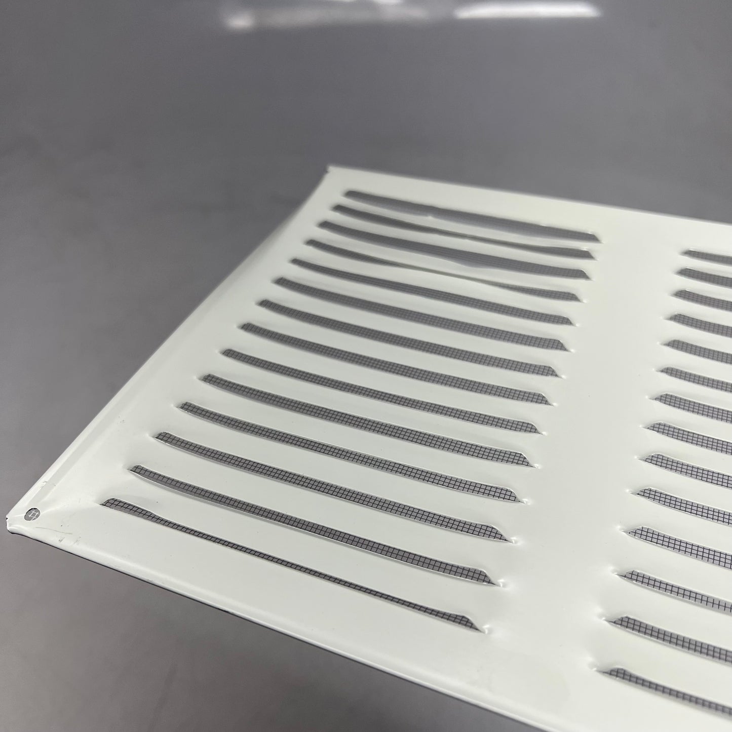 Bulk Wall Mount Vents Screen 15.5"x7.5" Off White 416-01322 (As-Is)