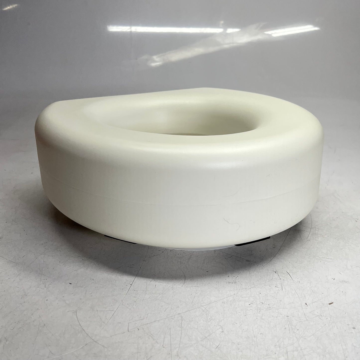 HEALTH SMART Portable Elevated Round Toilet Seat Riser  5" White 522-1508-1901