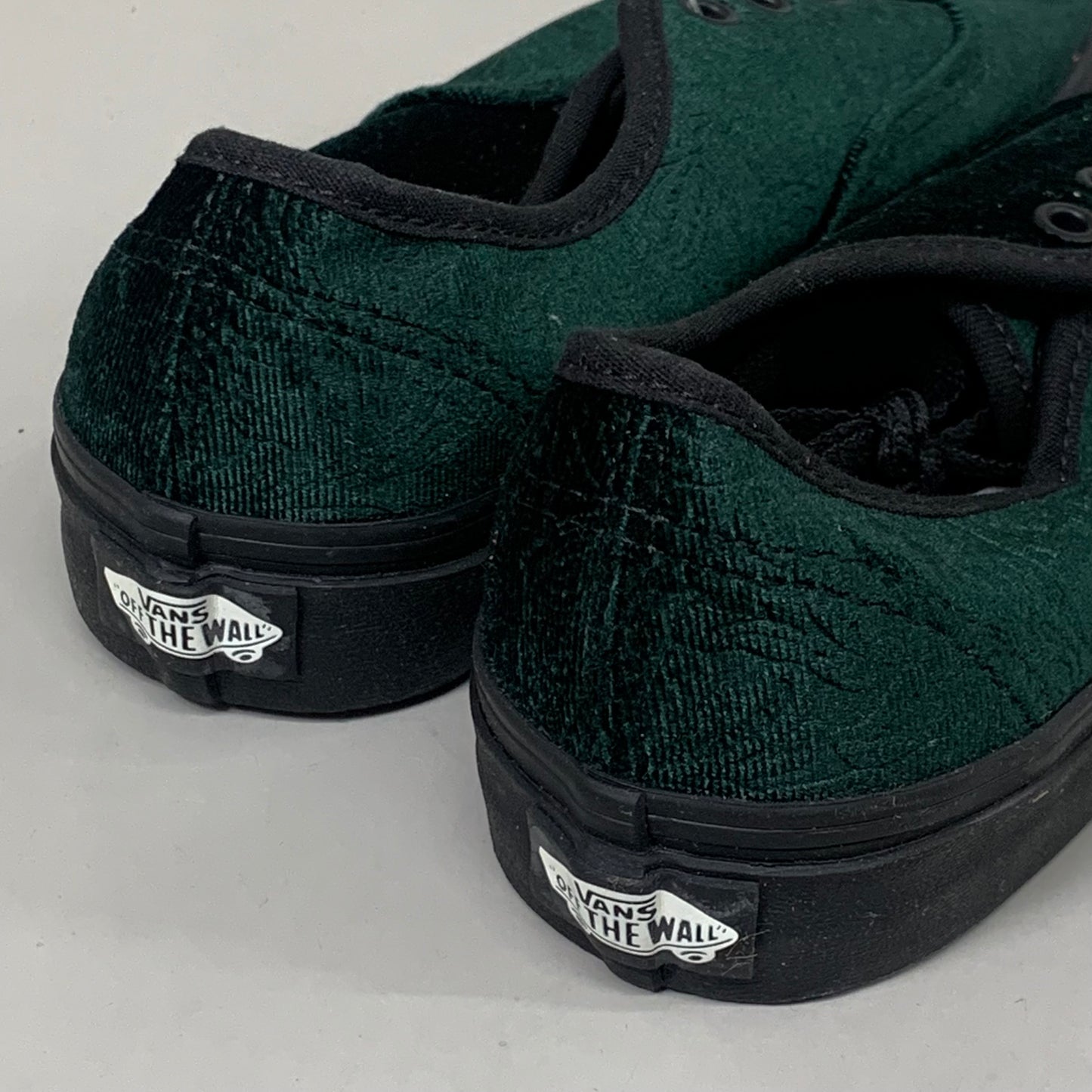 VANS Paisley Pattern Velvet Sneaker Mens SZ 4 Womens SZ 5.5 Black/Jungle Green