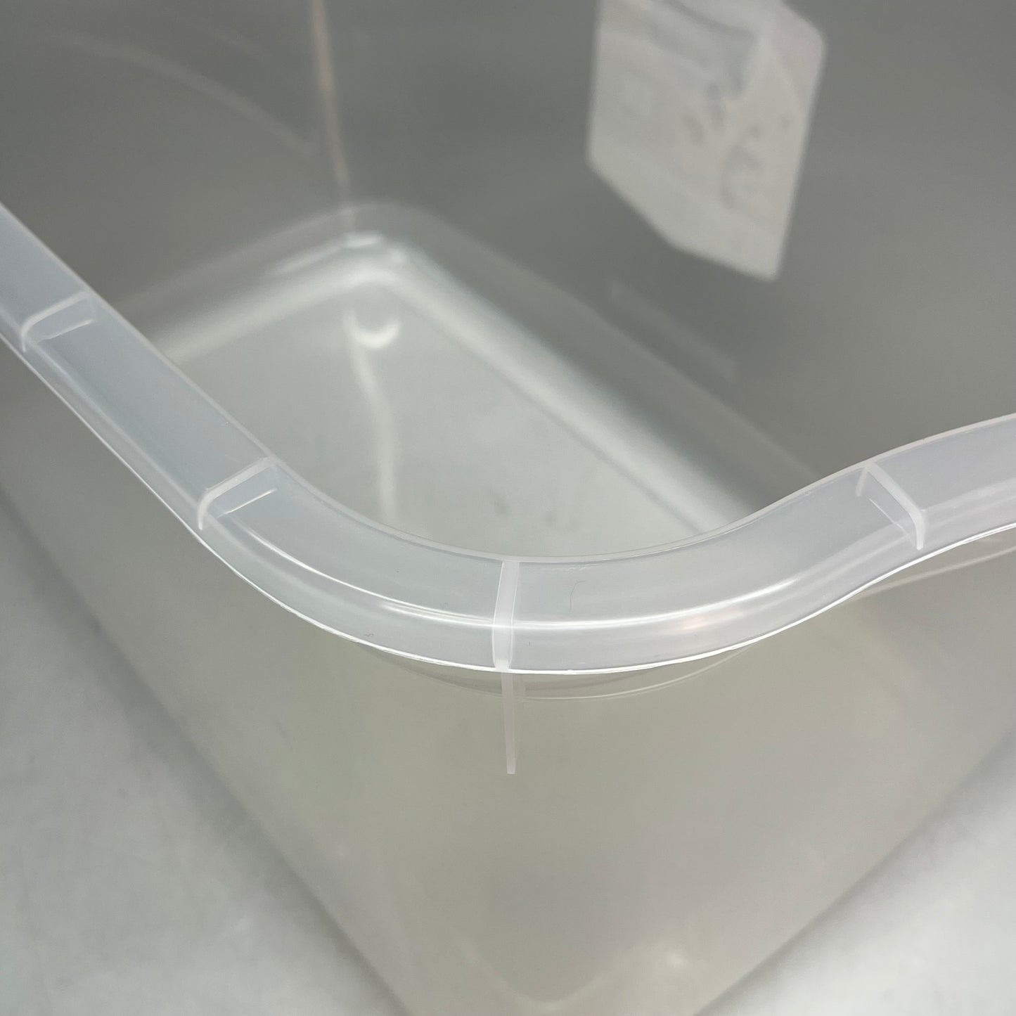 ZA@ RUBBERMAID (2 PACK) Roughneck Storage Tote Break-Resistant Material 66 qt Clear RMRC066001