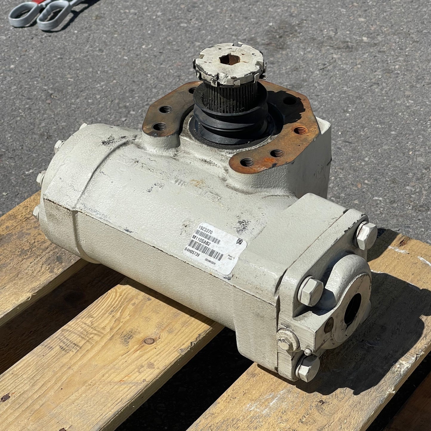Z@ OSHKOSH Sheppard Hydraulic Steering Gear Box M110SAB2 (Used)