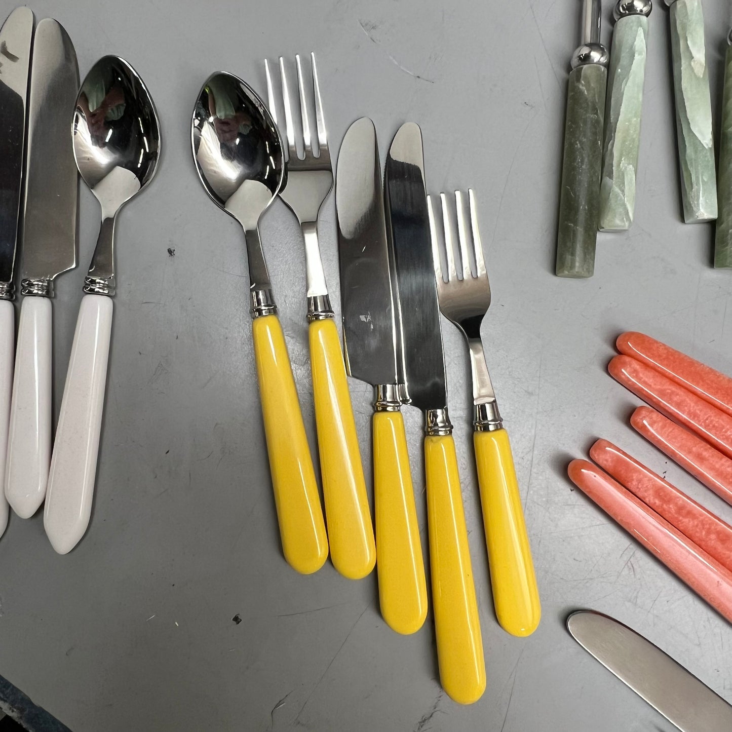 ZA@ PAYWUT Assorted Cutlery, Wine Glasses, and Commercial Dishwasher Rack