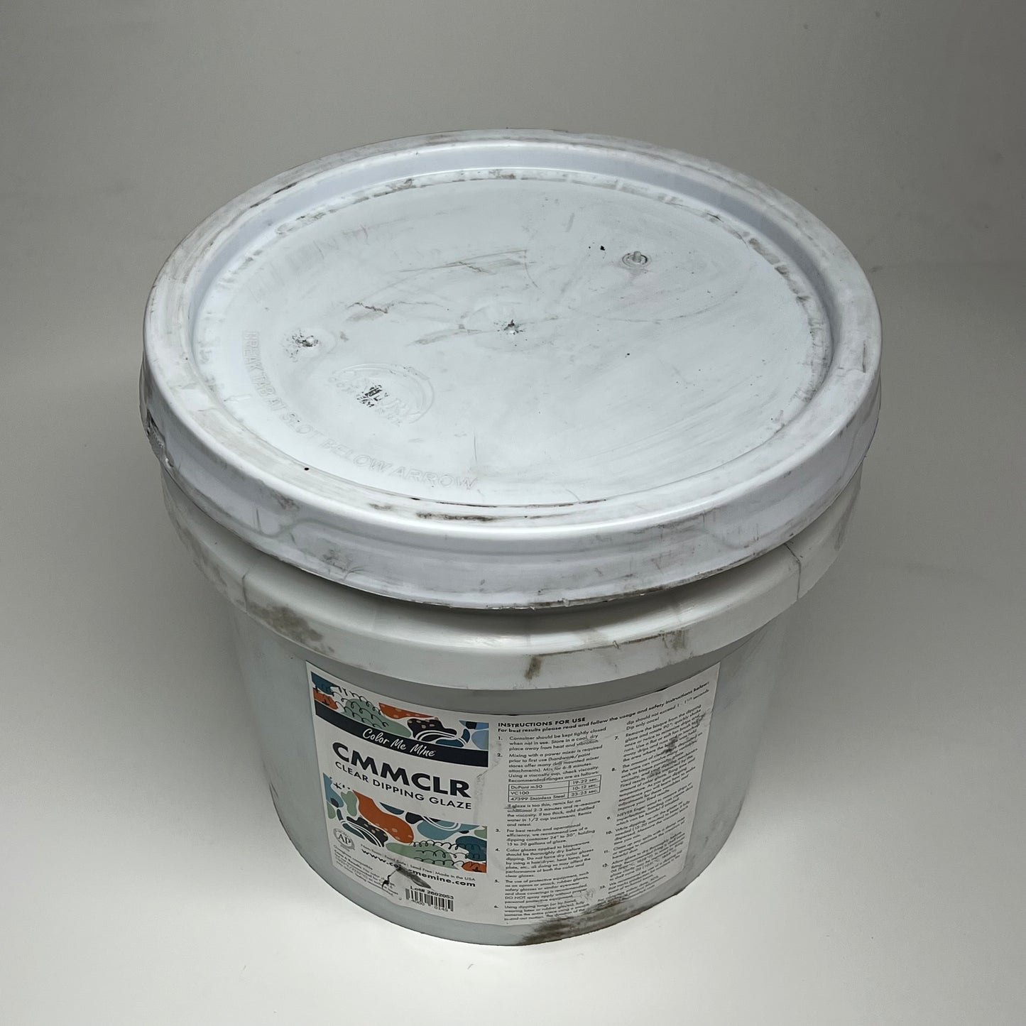 COLOR ME MINE  Tub of Low-fire Ceramic Glaze  38lb Glossy Clear 2602053
