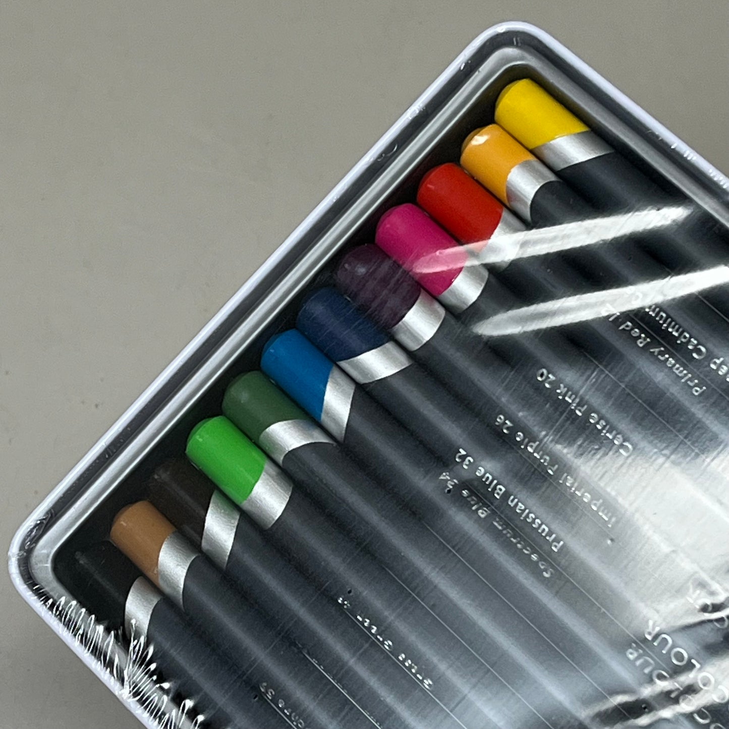 DERWENT (12 COUNT) Procolour Pencils Water Soluble in Metal Tin Case 2302505