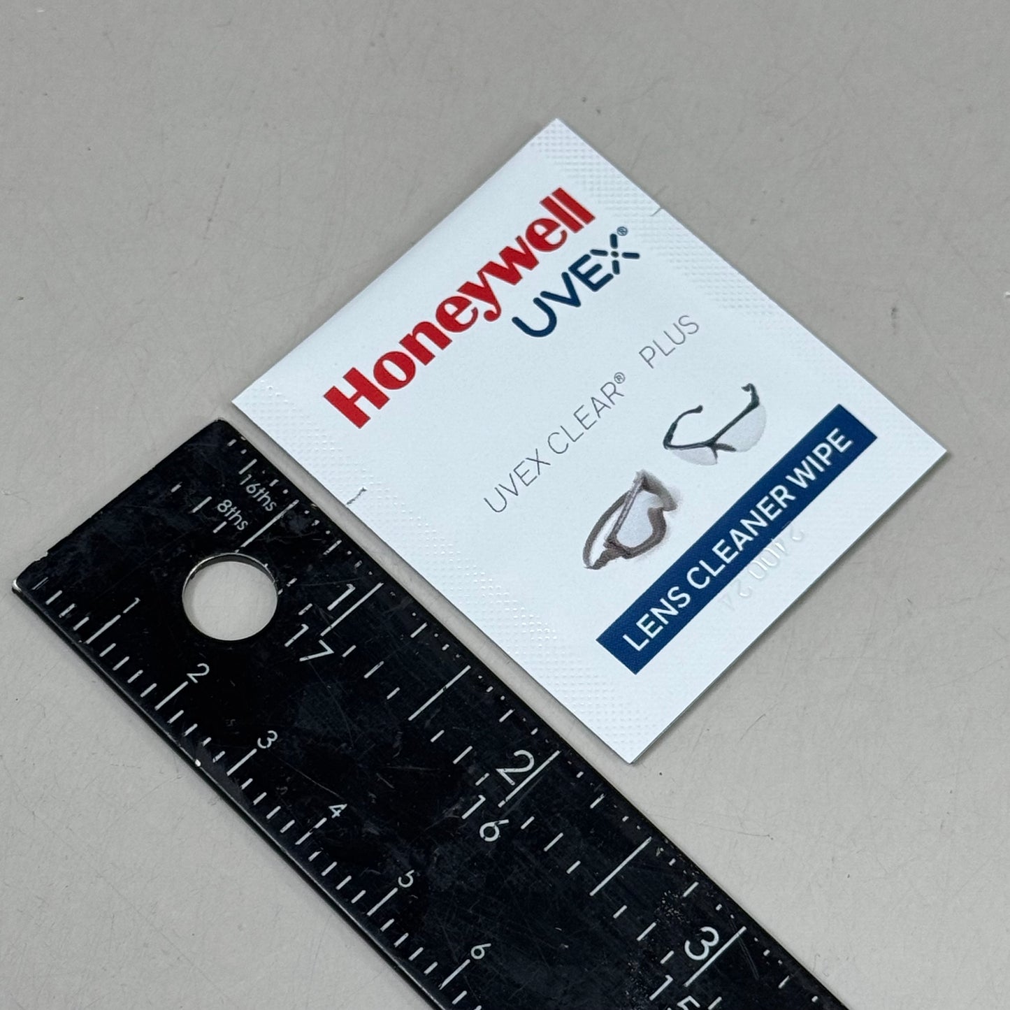 HONEYWELL UVEX (100 PACK) Clear Plus Lens Cleaning Wipes 5" x 6" S470