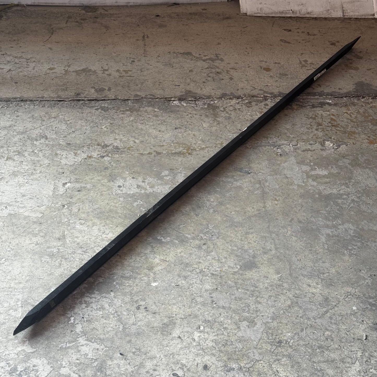 TRUETEMPER Diamond Point San Angelo Bar 1" Hex x 72" Black 1175200