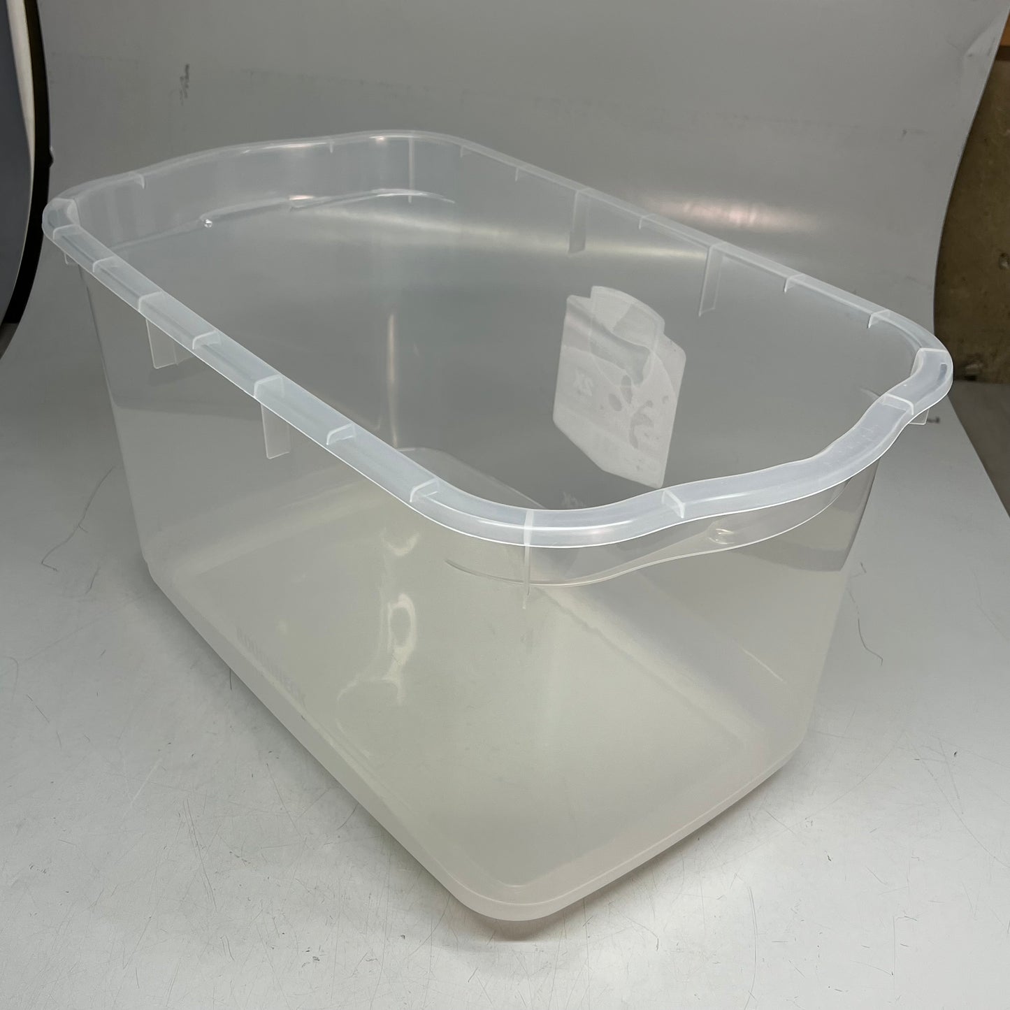 ZA@ RUBBERMAID (2 PACK) Roughneck Storage Tote Break-Resistant Material 66 qt Clear RMRC066001