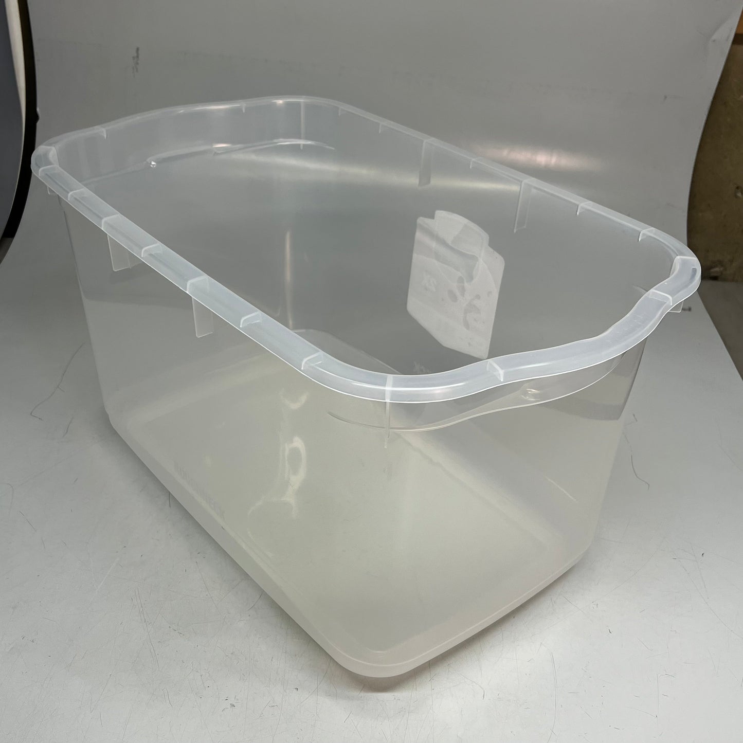 ZA@ RUBBERMAID (2 PACK) Roughneck Storage Tote Break-Resistant Material 66 qt Clear RMRC066001 C
