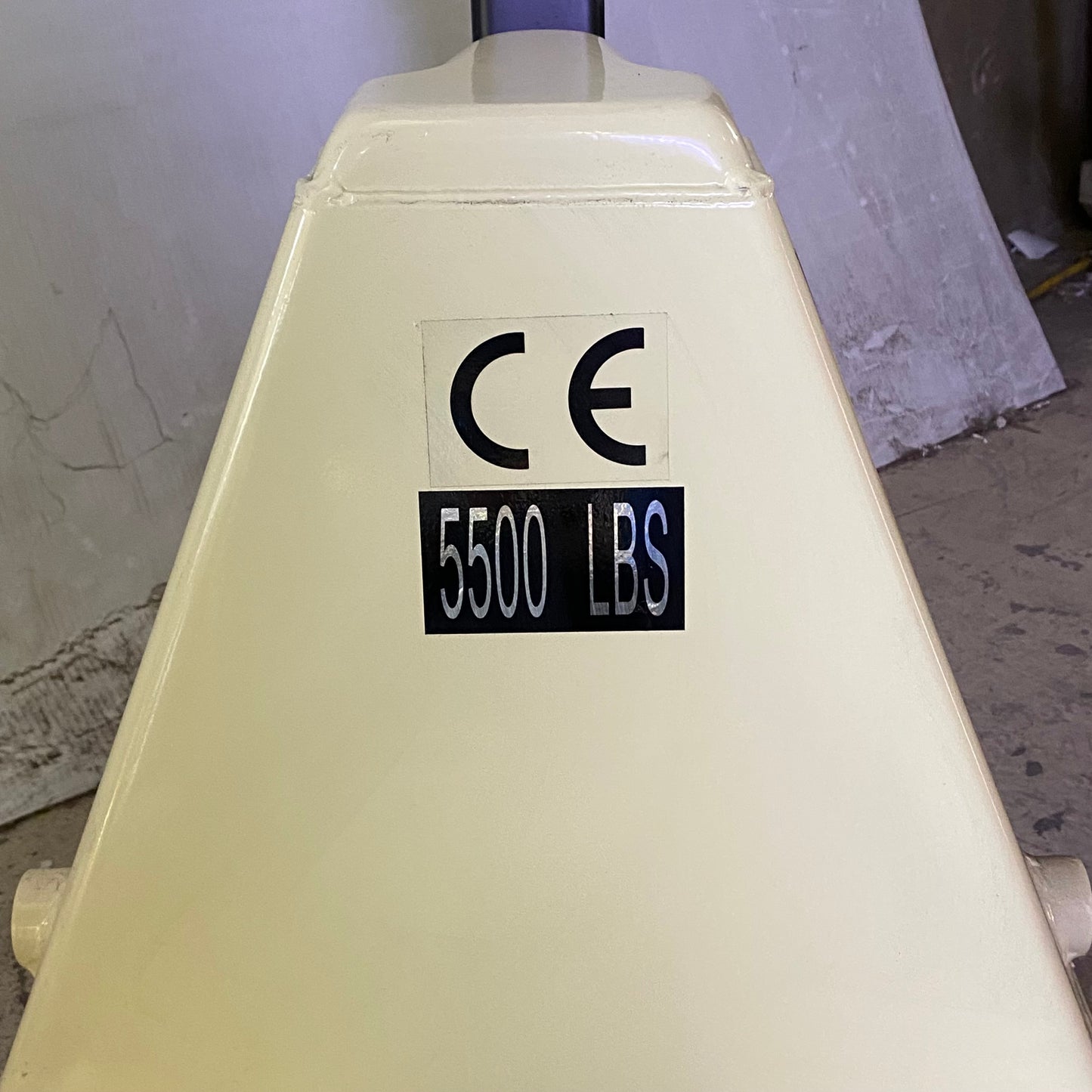 WESCO CP3 Manual Narrow Pallet Jack, 5500 lb. Capacity Sz 18"W x 48"L Forks - Beige 272854