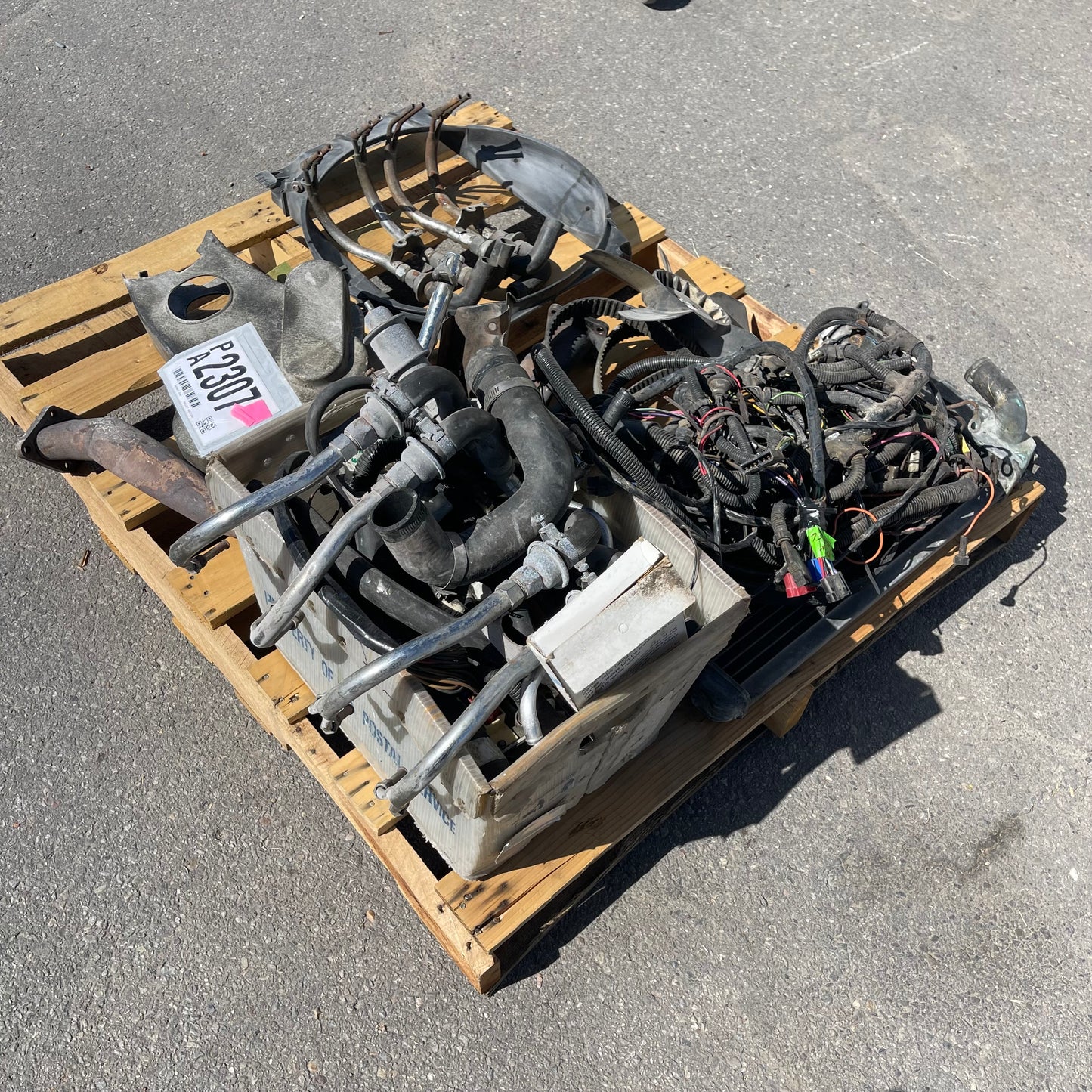 ZA@ Pallet of MIXED Engine Parts (AS-IS)