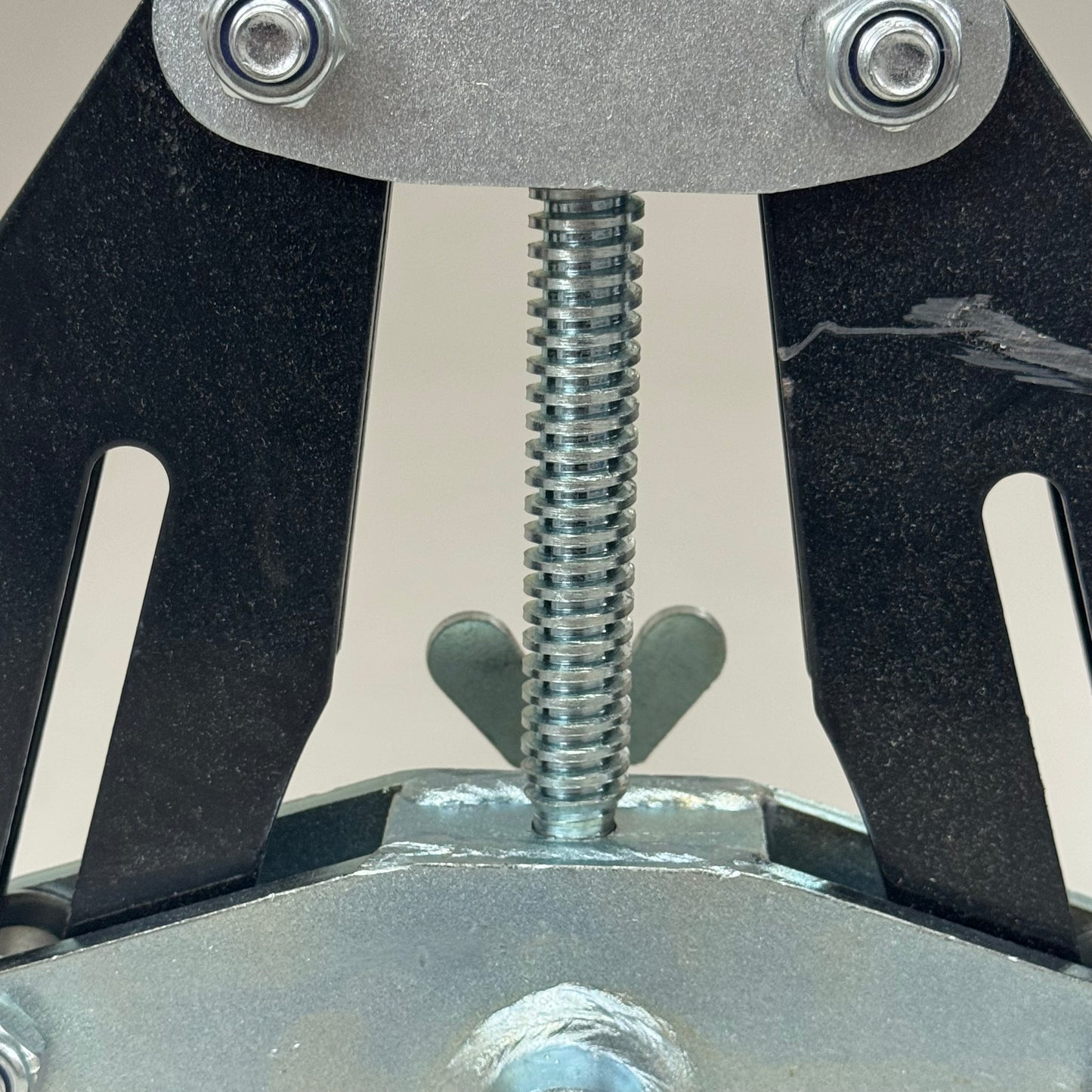 SAWYER MFG Qwik Clamp For Hi-Lo Fittings,Tees & Flanges 2"-6" Pipe Black/Chrome