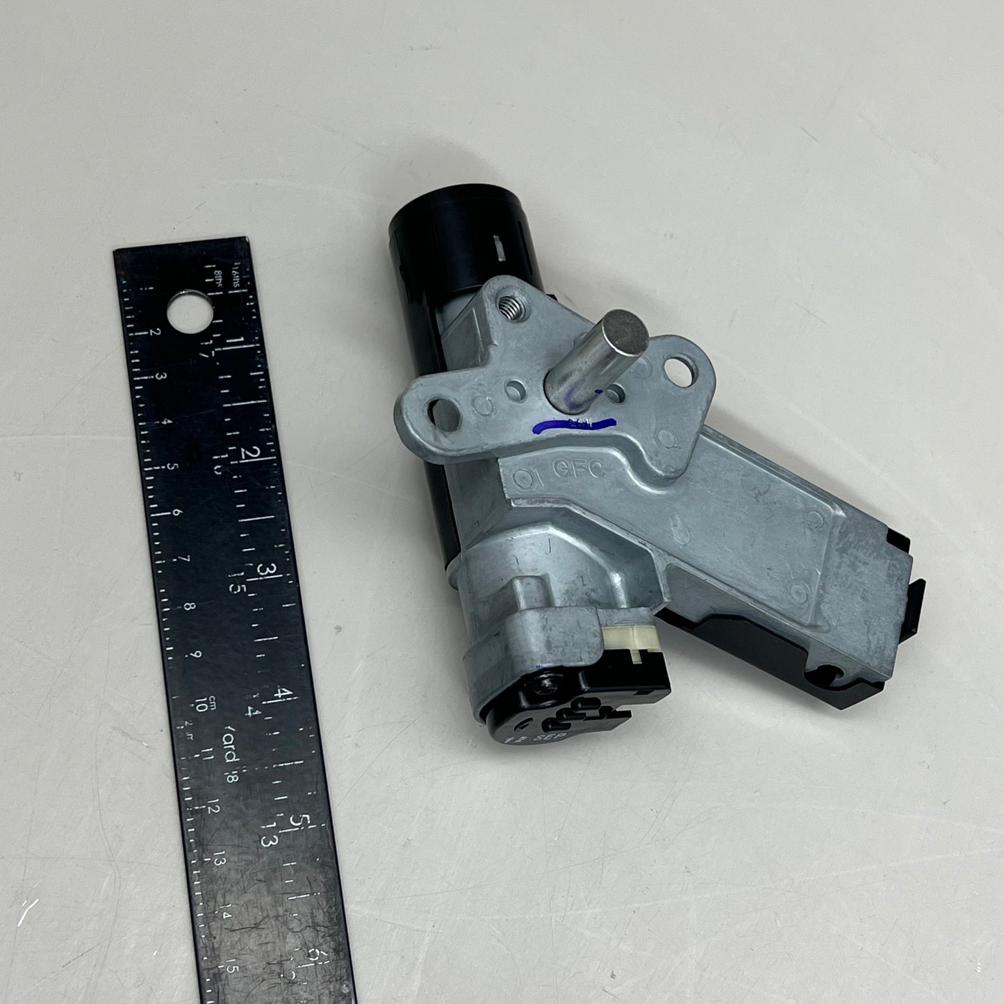 HONDA Key & Screw Set Genuine OEM 35014-GEZ-612