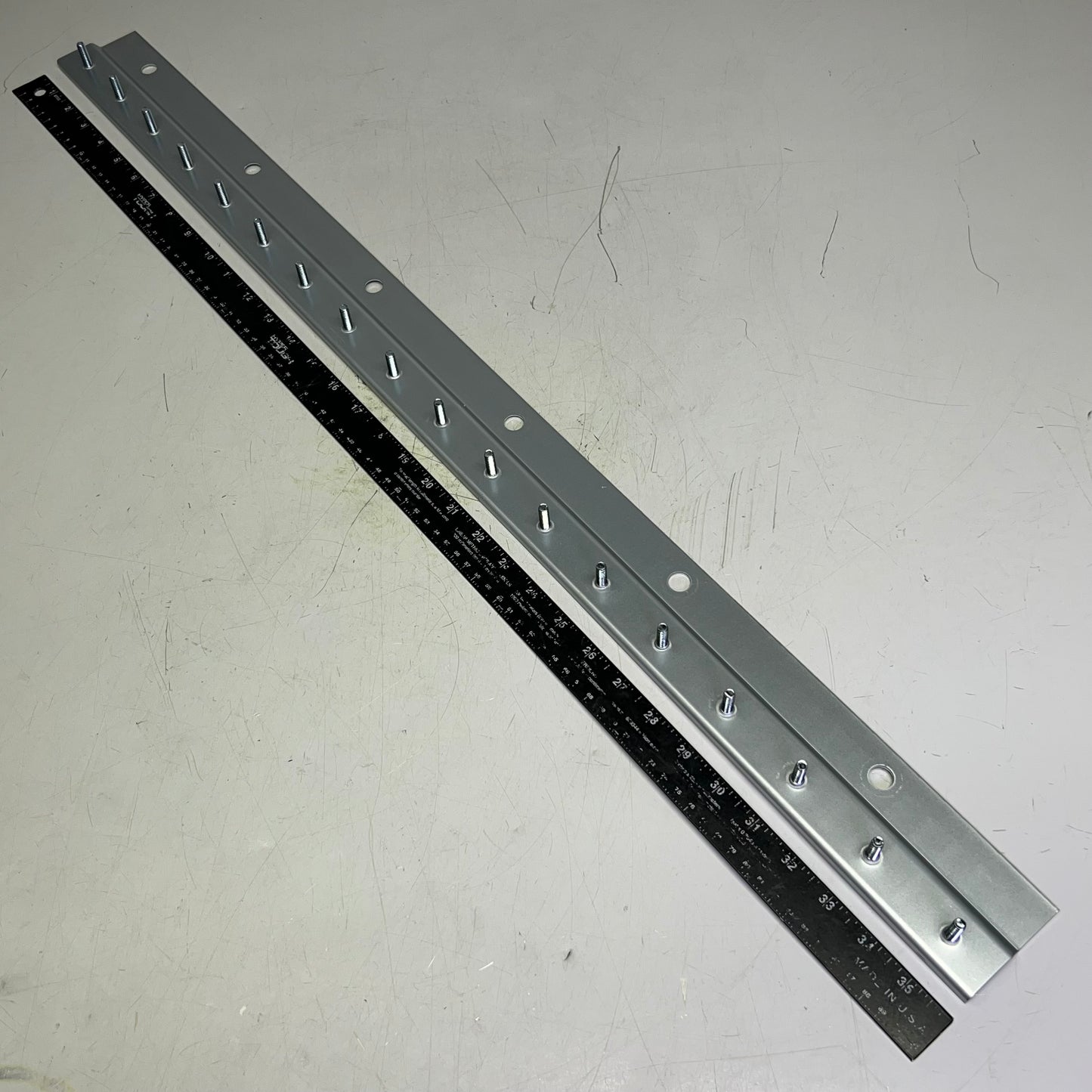 Bolt-On Galvanized Wall Mount Hardware 3" Section HSTBOWM36001