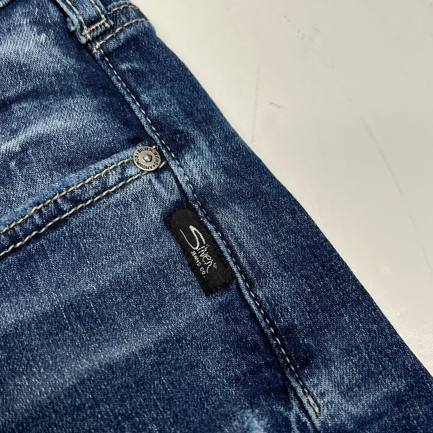 SILVER JEANS CO Boyfriend Mid Rise Short Women's Sz 12W/6 Indigo W53608EAF242
