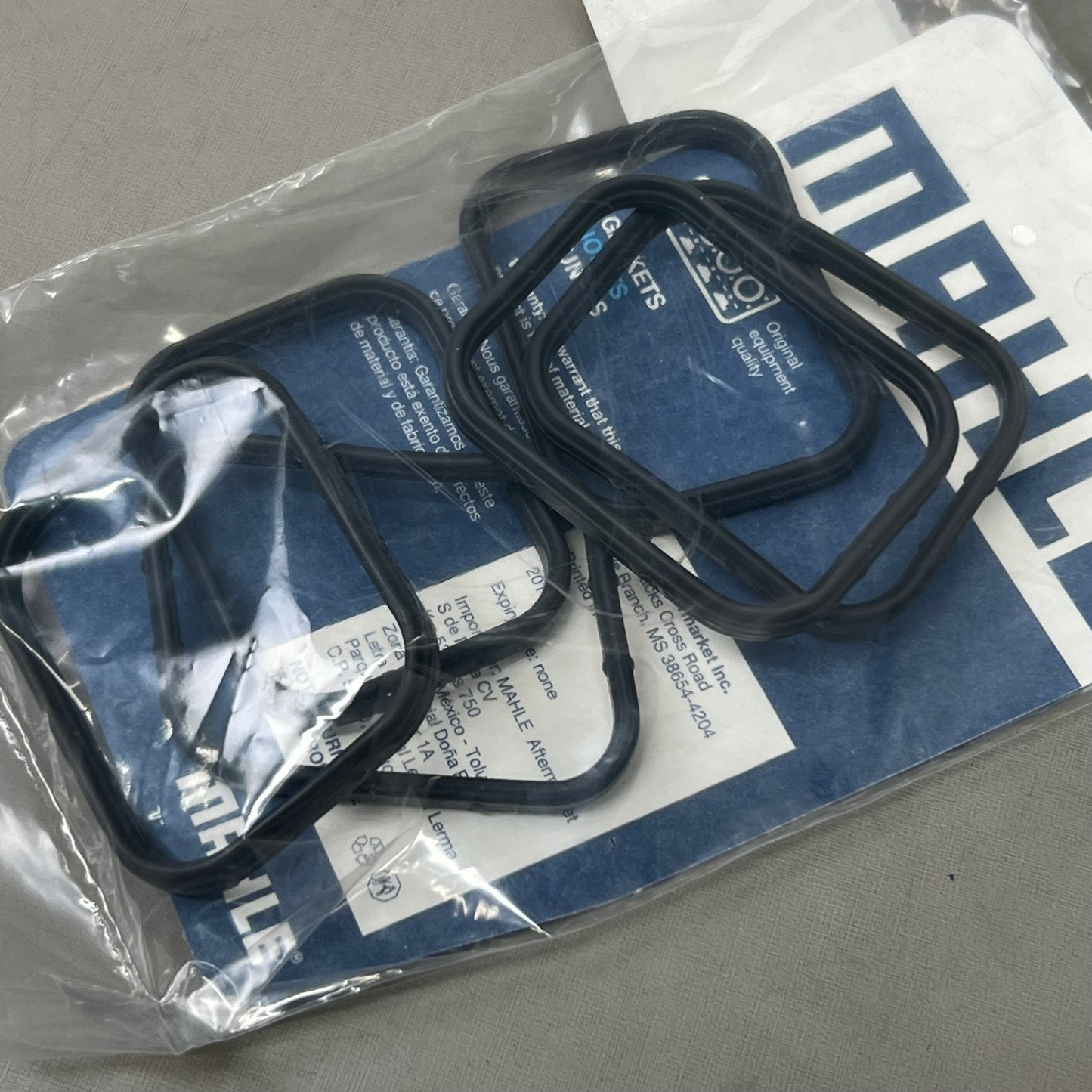 MAHLE Engine Intake Manifold Gasket Set for Jeep Black MS16353