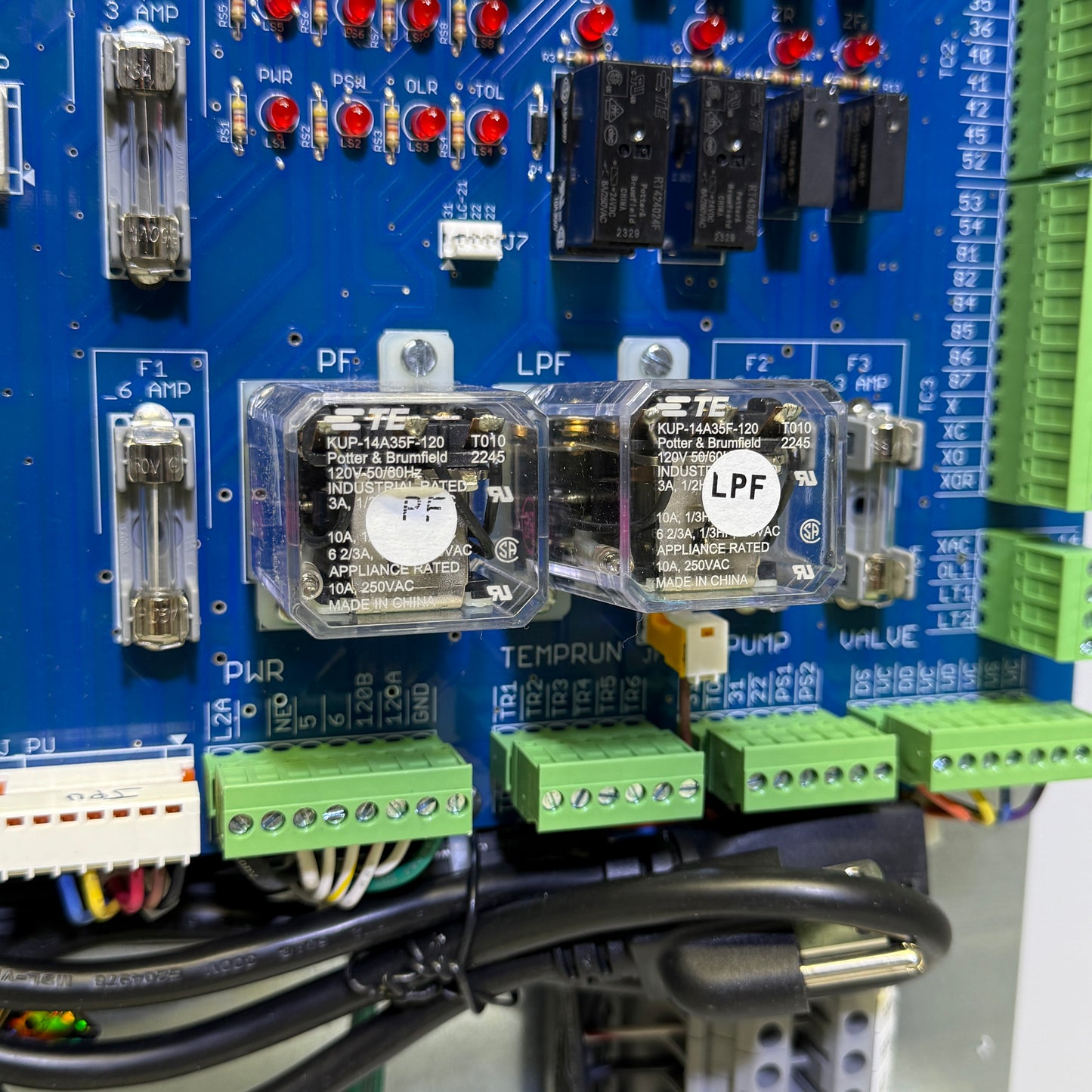 Microprocessor-Based Enclosed Elevator Control Panel w/ MITSUBISHI FR-D700 VFD