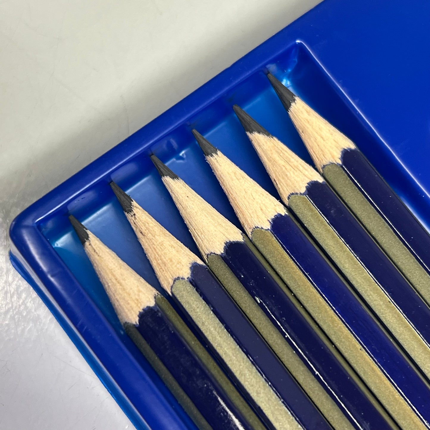 FABER-CASTELL (2 PACK) Graphite Sketch Pencil Set W/ Clay 8 Piece Set 114000T