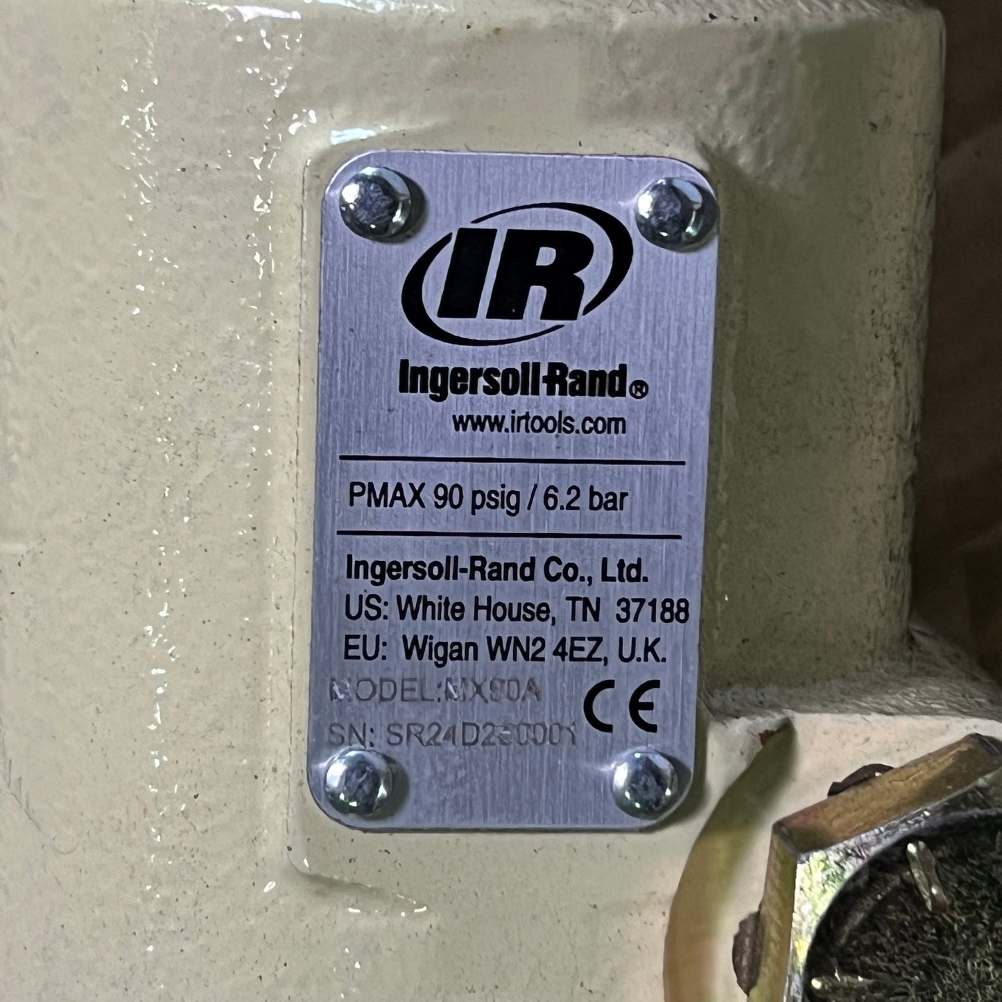 INGERSOLL RAND Air Paving Breaker Pmax 90 Psi/6.2 bar, Beige MX90A