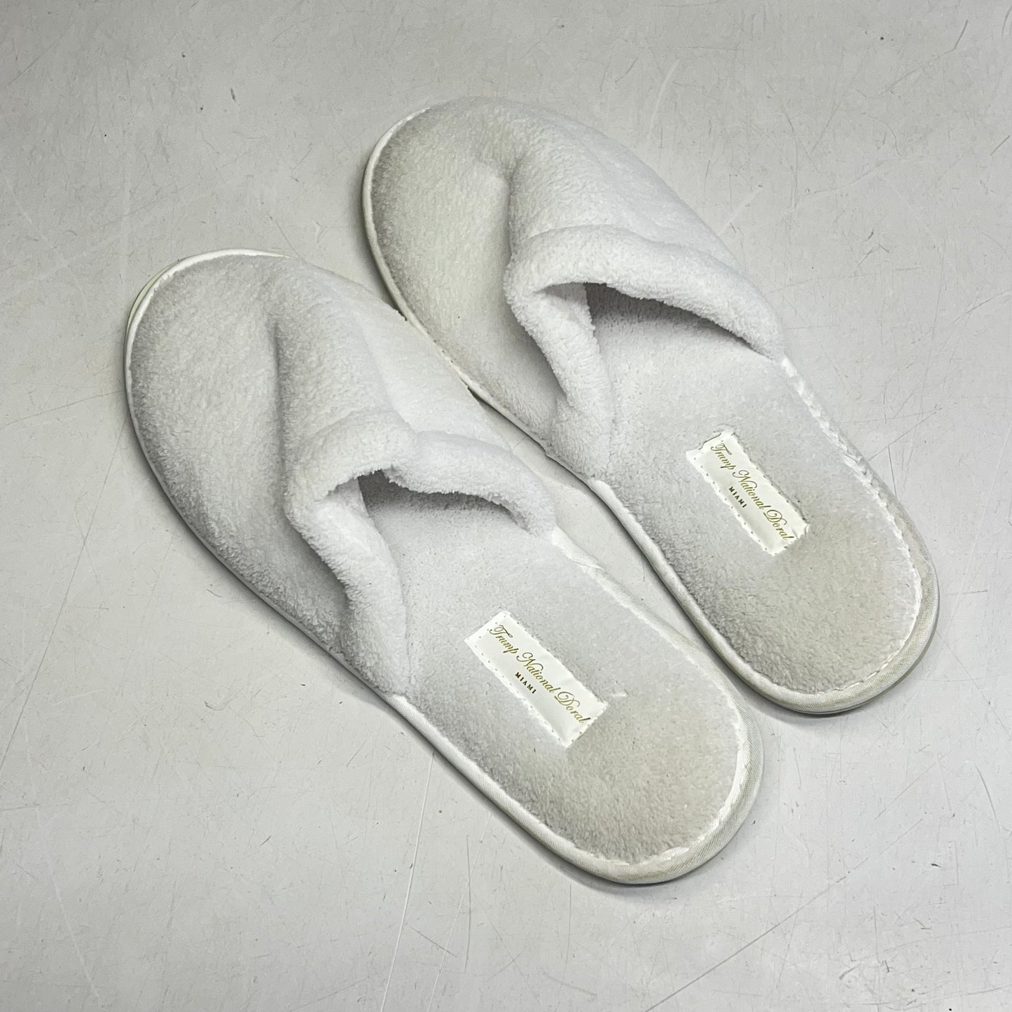 TRUMP NATIONAL DORAL MIAMI Spa Slippers  Men's Sz 12 Women's Sz 14 White