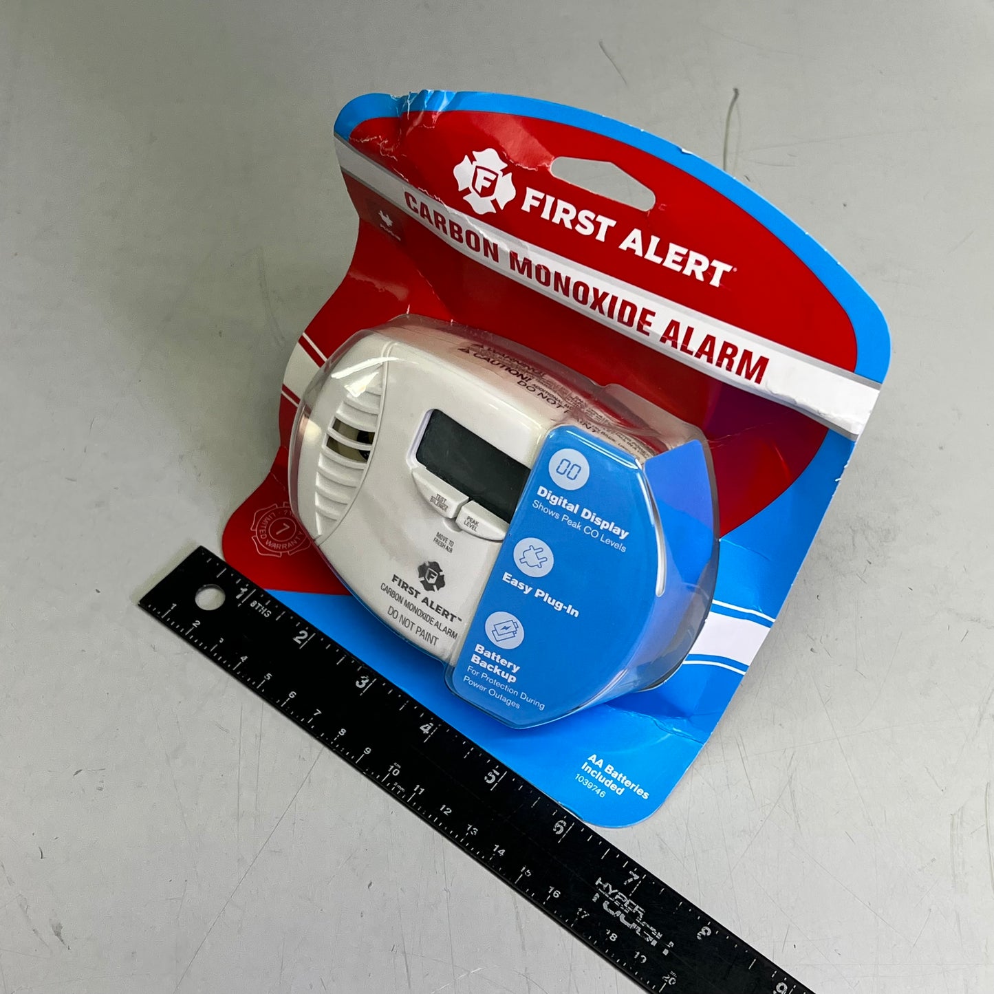 FIRST ALERT Carbon Monoxide Detector 85-Decibel Alarm & Backlit Display 1043691