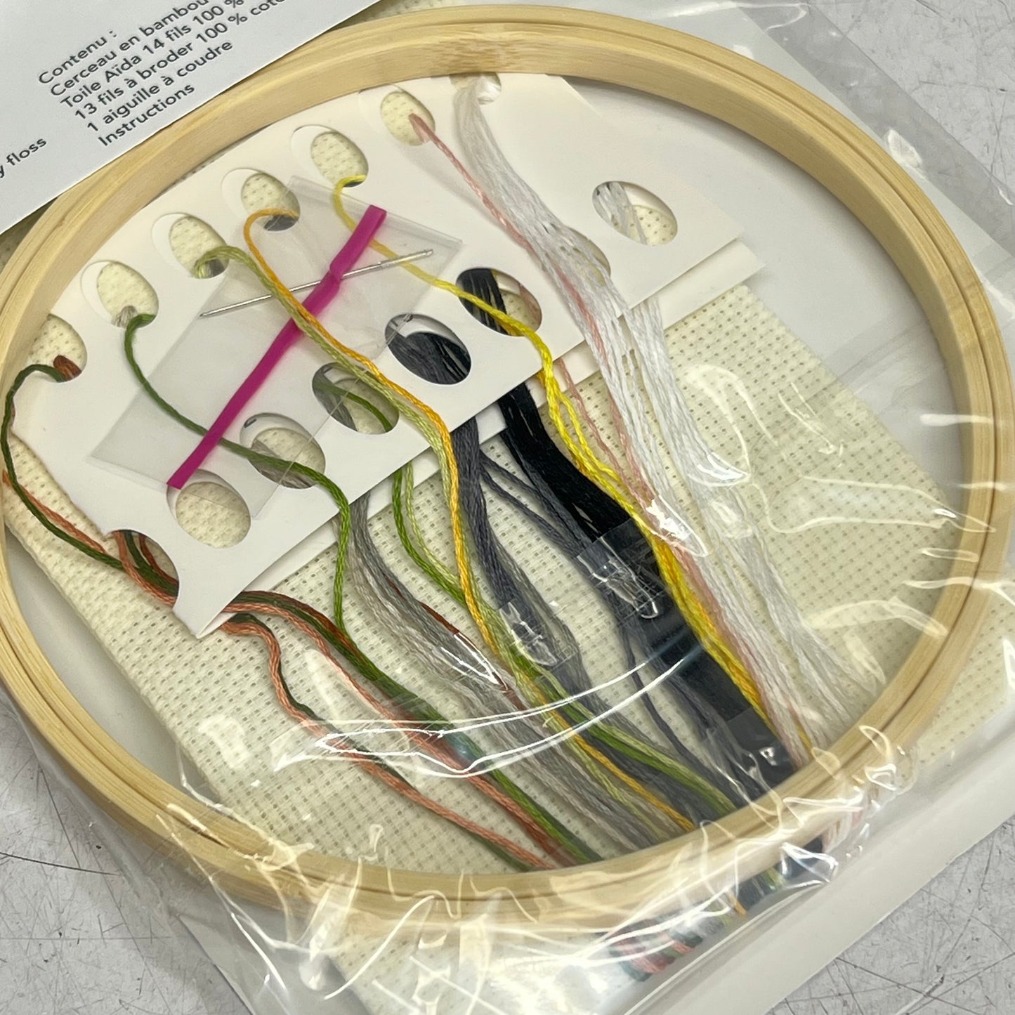 LOOPS & THREADS Punch Needle Kit, Cross Stitch Kit & Embroidery Kit  6" 797609