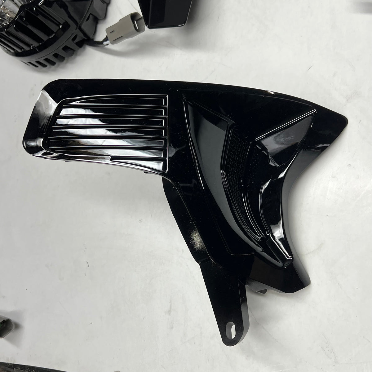 SHARK DEMON 2 Dual Headlight Kit For 2023-26 Harley Davidson Touring SD223RGWW