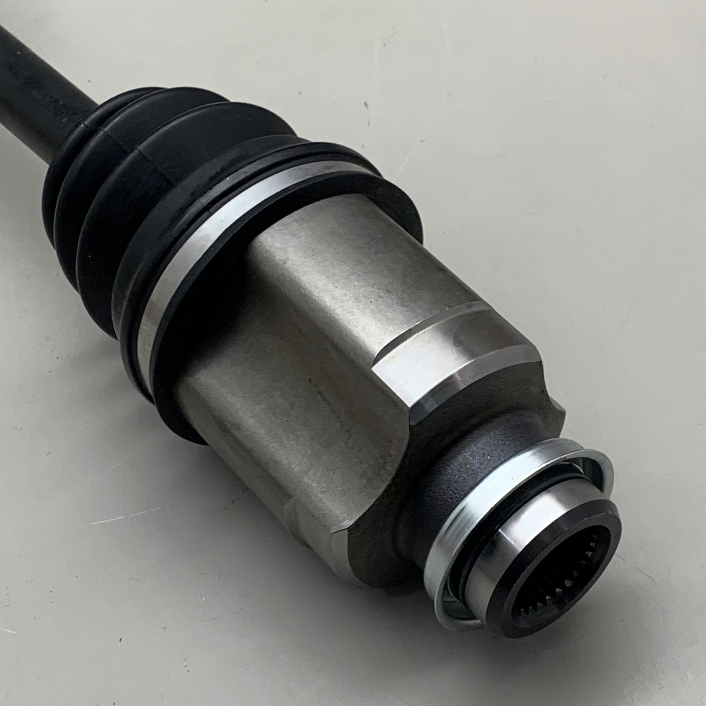 NAPA CV Drive Axle Grooved 28 Spline 20.61" for Ford/Lincoln/Mercury 94-9196