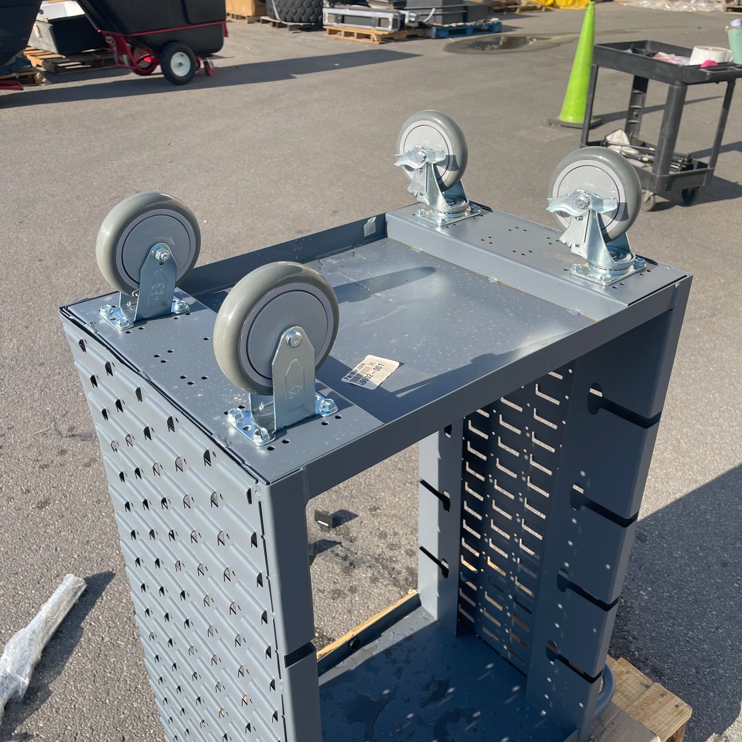 DURHAM 8-Rod Mobile Wire Spool Rack Cart with 2 Sides of Louvered Panels 32"x18"x46.5" Grey MWSR8-LP-95