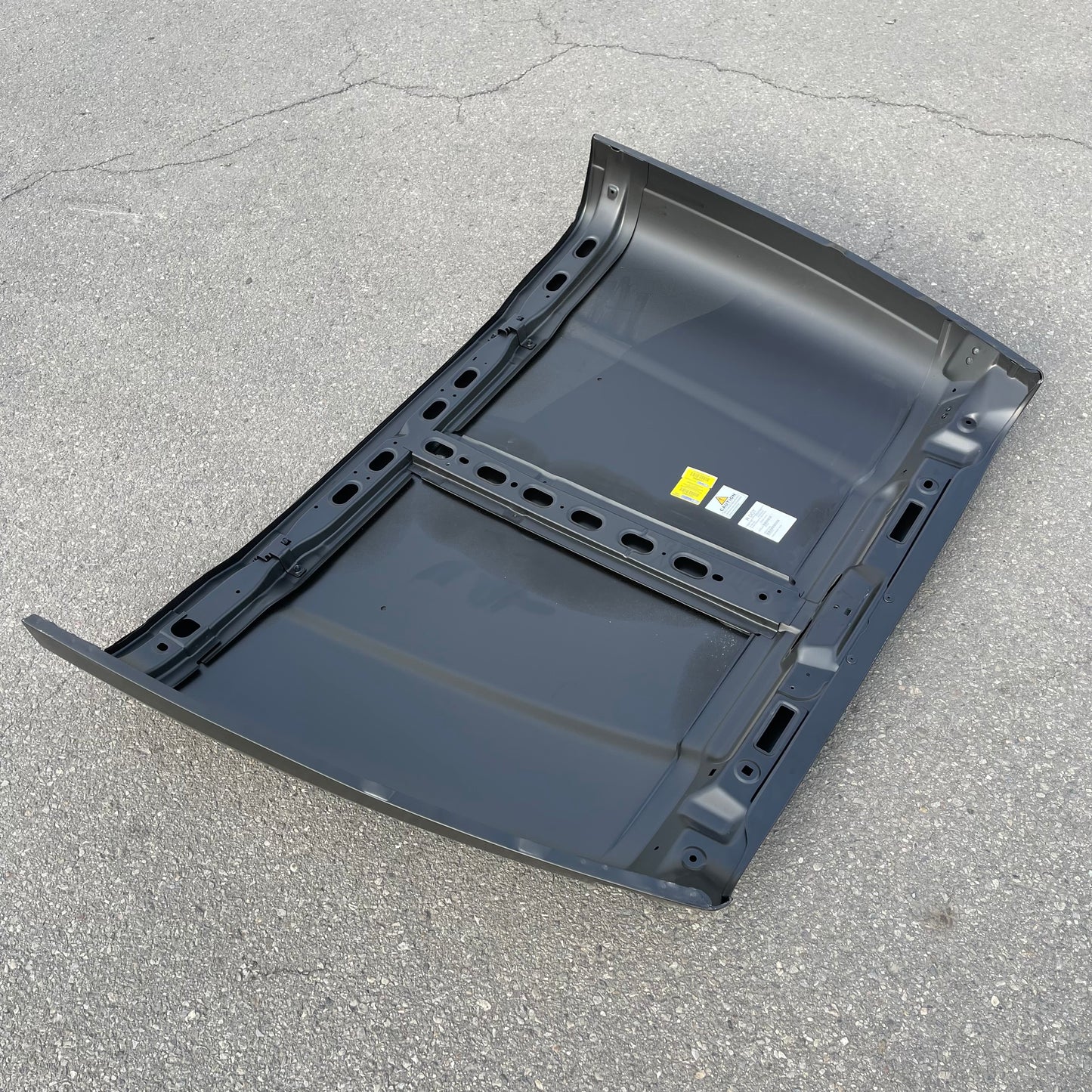 ZA@ Pallet of TONG YANG Hood For Jeep Wrangler 1997-2006 Black (AS-IS)