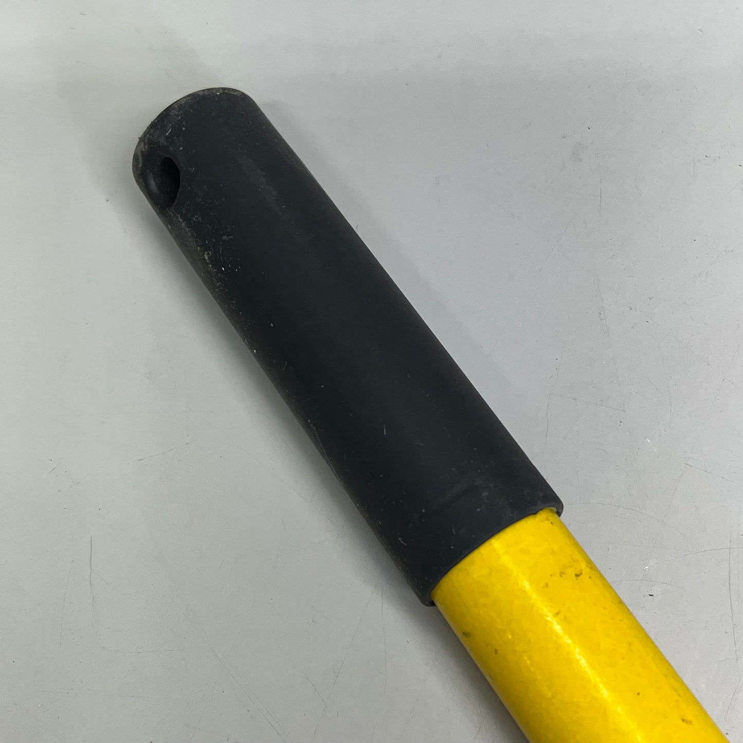 HOPKINS Extension Handle Fiberglass W/ Metal Tip 4 to 8' Yellow/Black 92508